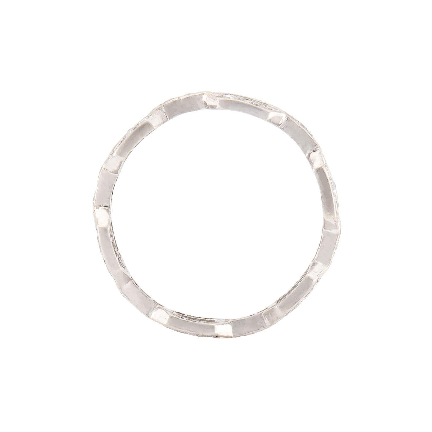 Moderno Anello a catena con diamante in platino Estate A Link in vendita