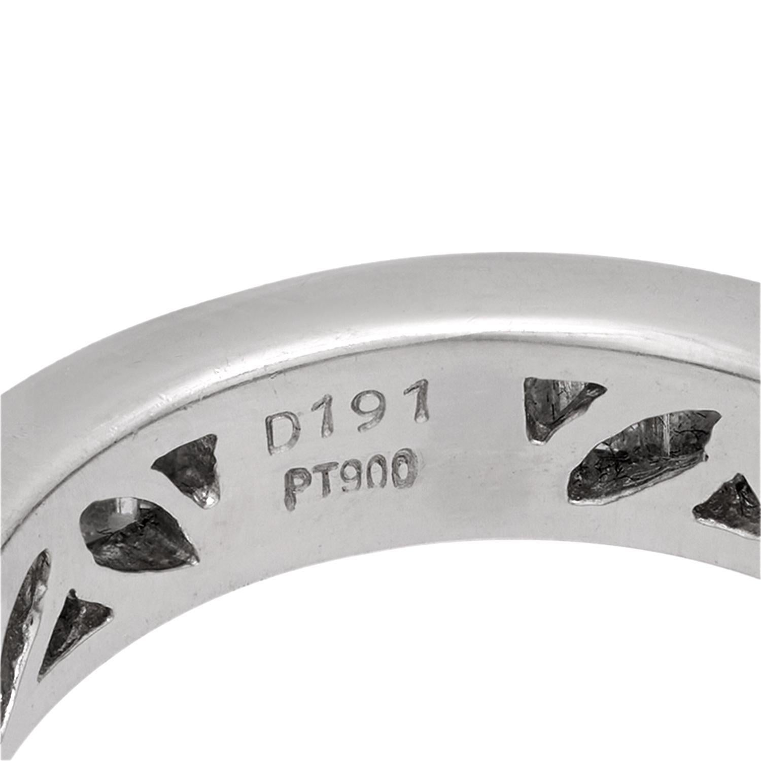 Taille baguette Bracelet éternel en platine et diamant en vente