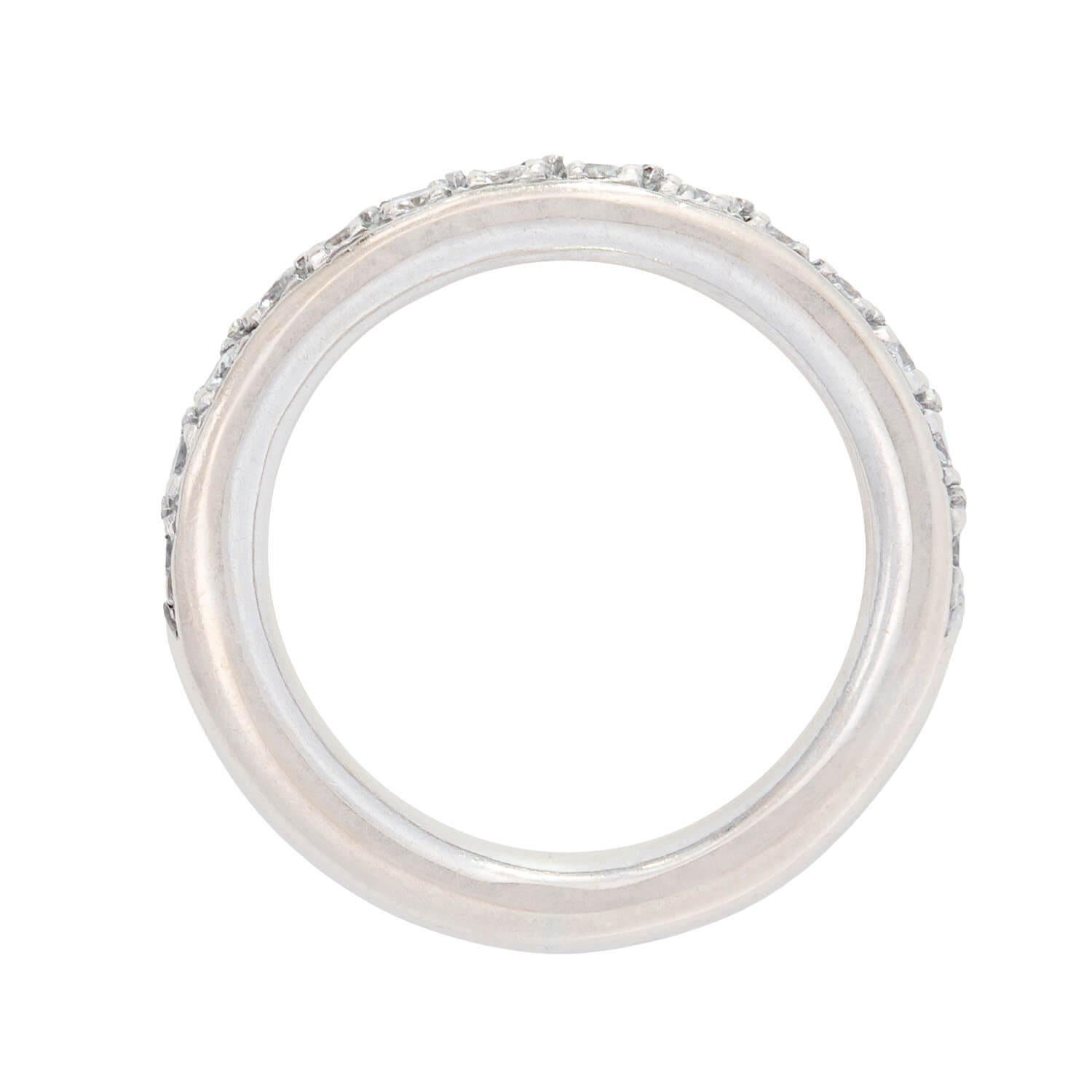 Nachlass Platin Diamant Eternity Halbband (Ungeschliffen) im Angebot