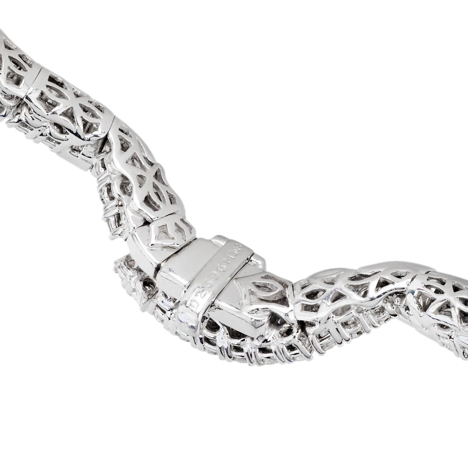 Estate Platin-Diamant-Dreieckskette Riviera (Baguetteschliff) im Angebot
