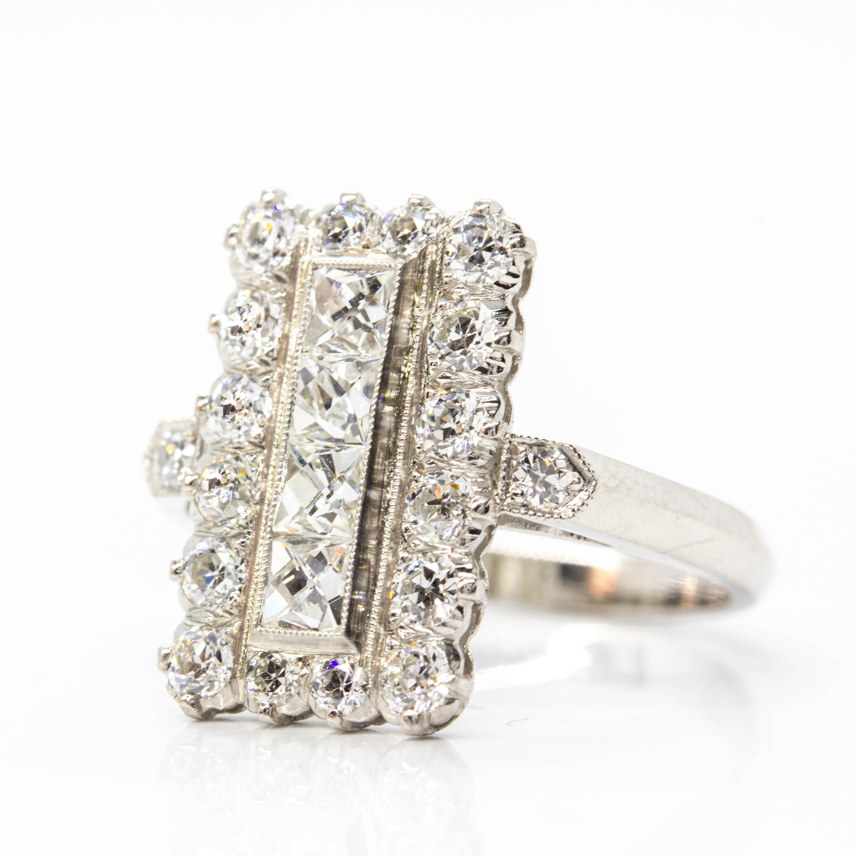 Estate Platinum French Cut Diamonds Ring In Excellent Condition In Miami, FL
