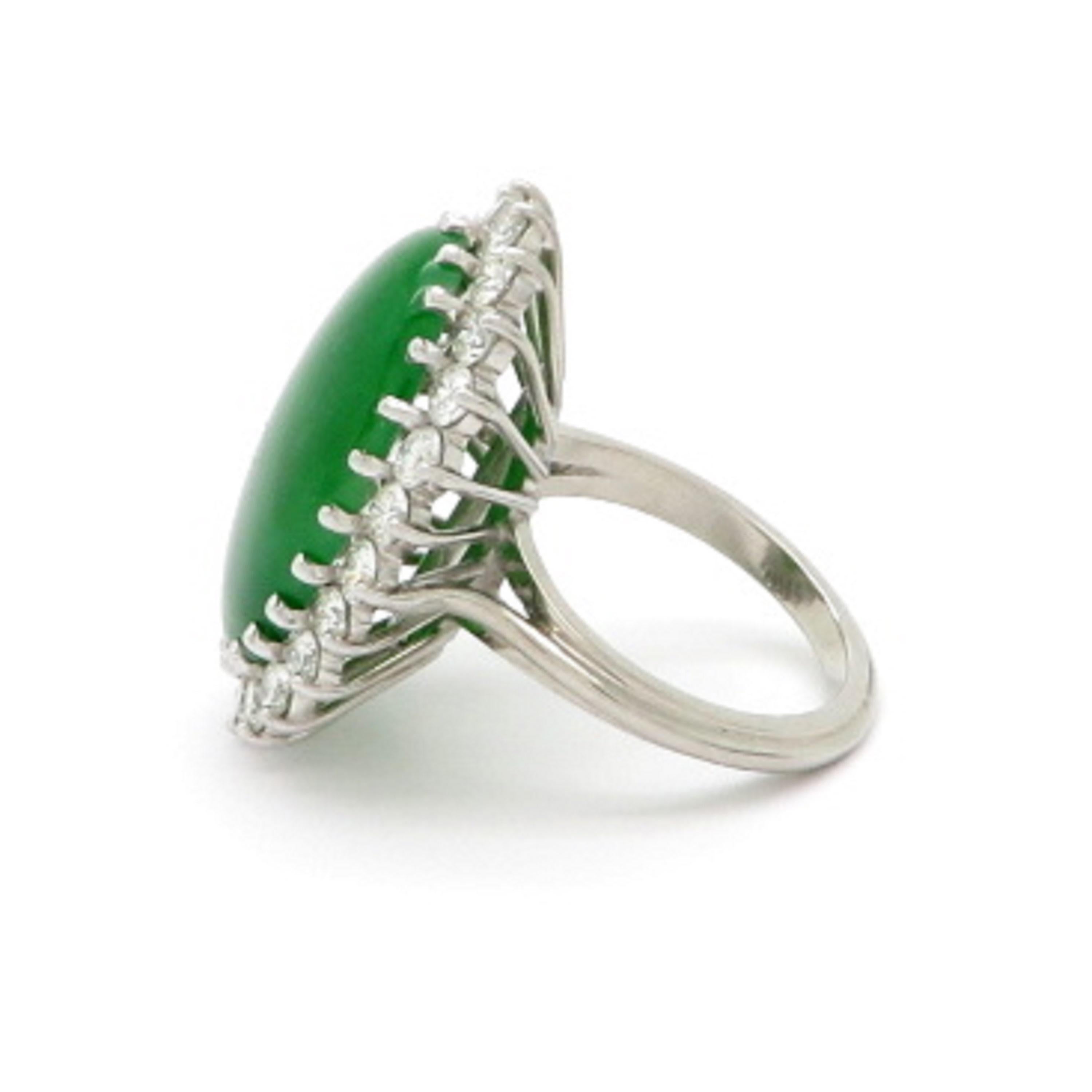 Oval Cut 11.72ct Jadeite Jade Ring - GIA Certified For Sale