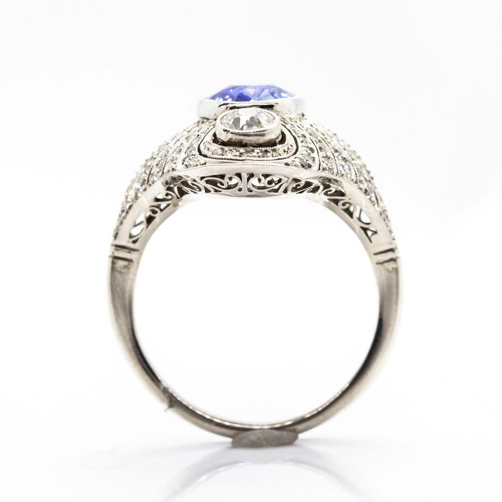 Estate Platinum GIA Ceylon Sapphire and Diamonds Ring In Excellent Condition In Miami, FL