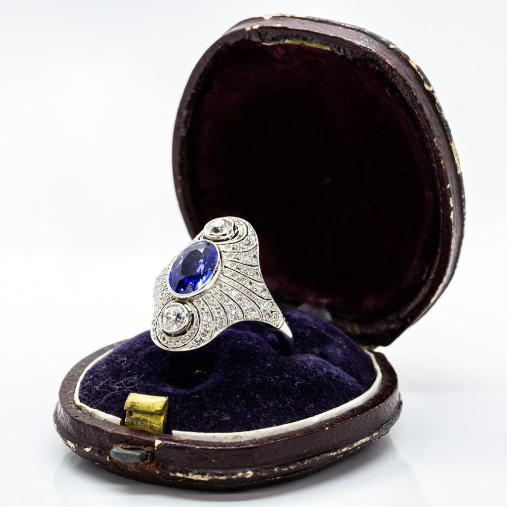 Estate Platinum GIA Ceylon Sapphire and Diamonds Ring 2