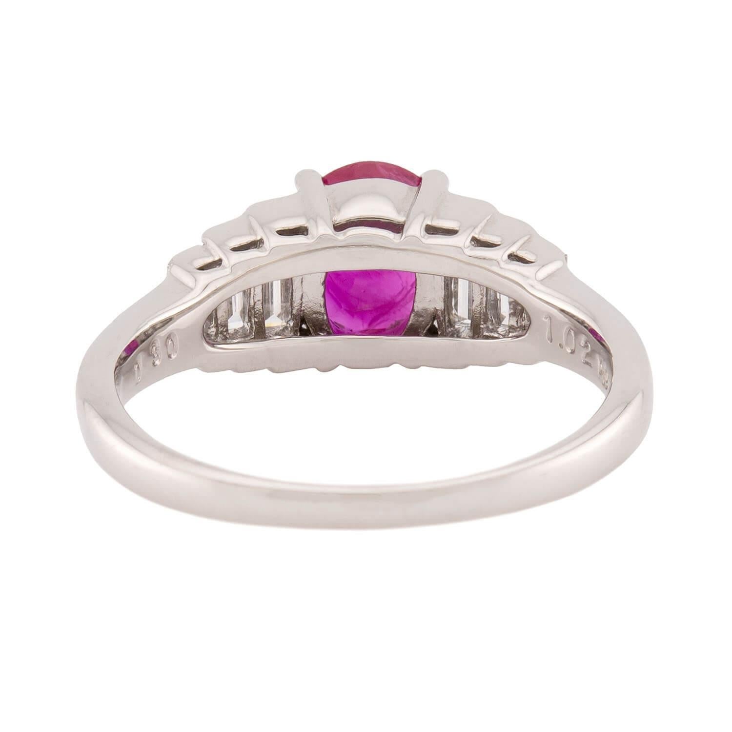 Anello con rubino e diamante in platino GIA di proprietà In condizioni buone in vendita a Narberth, PA