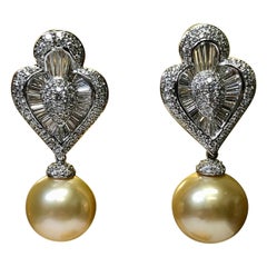 Boucles d'oreilles de 15 mm en platine avec perles dorées des mers du Sud et diamants baguettes 6,50 carats