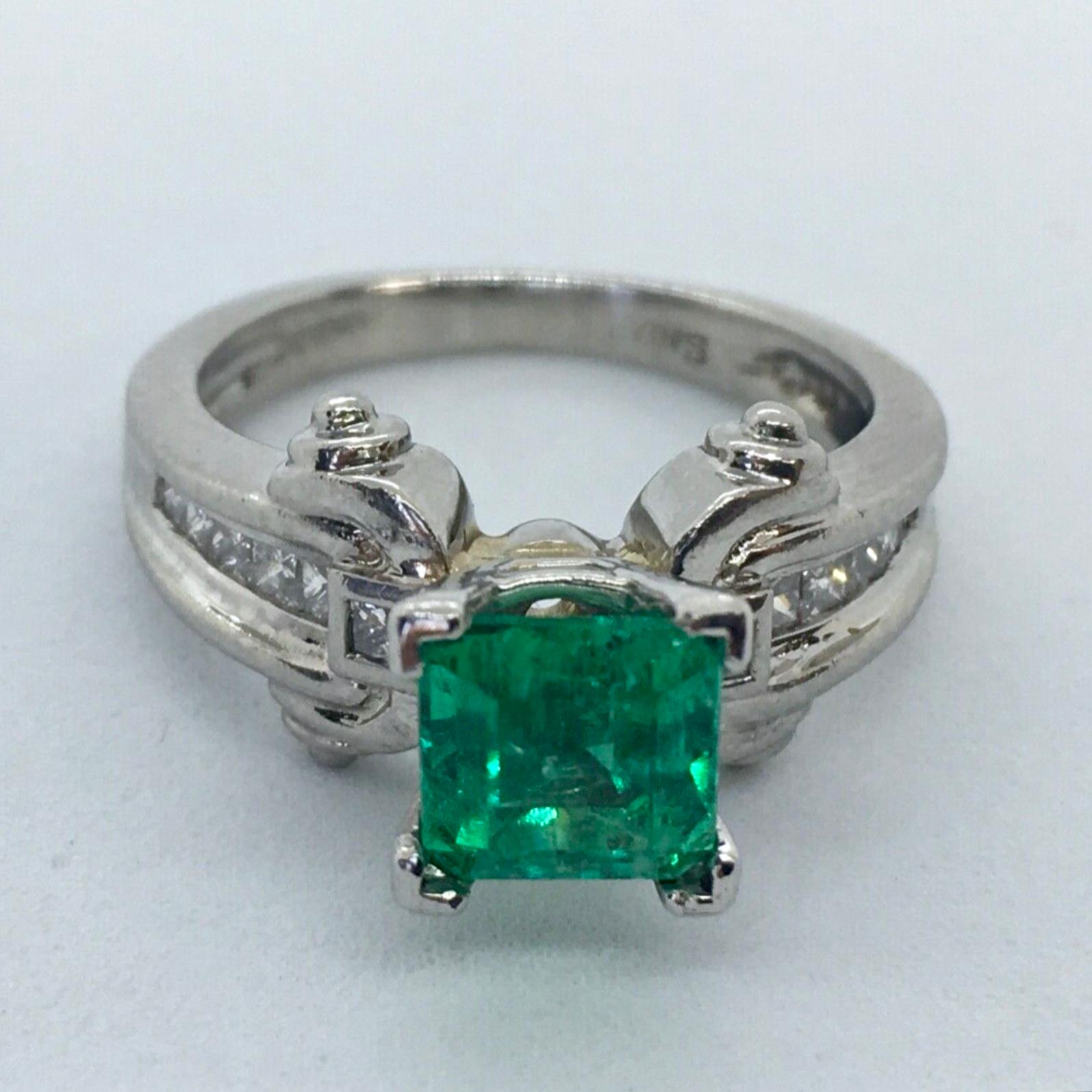Estate Platinum Natural Colombian Emerald and Diamonds Solitaire Ring For Sale 5