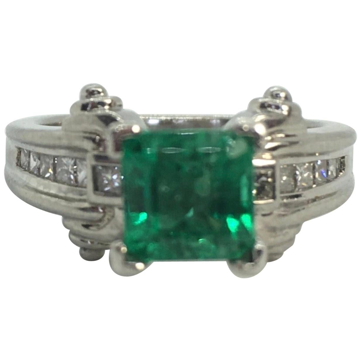 Estate Platinum Natural Colombian Emerald and Diamonds Solitaire Ring For Sale