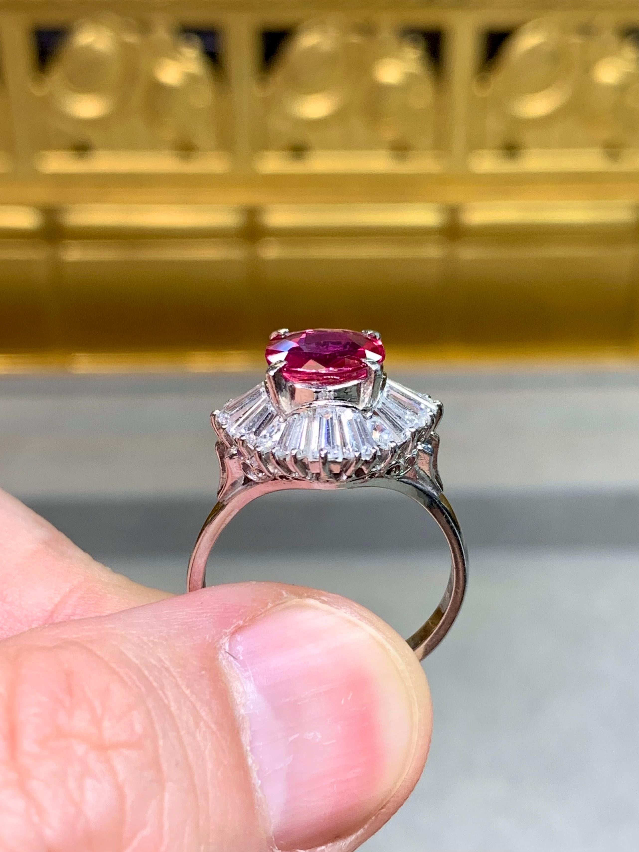 Estate Platinum Oval Ruby Baguette Marqusie Diamond Ballerina Cocktail Ring GIA en vente 3