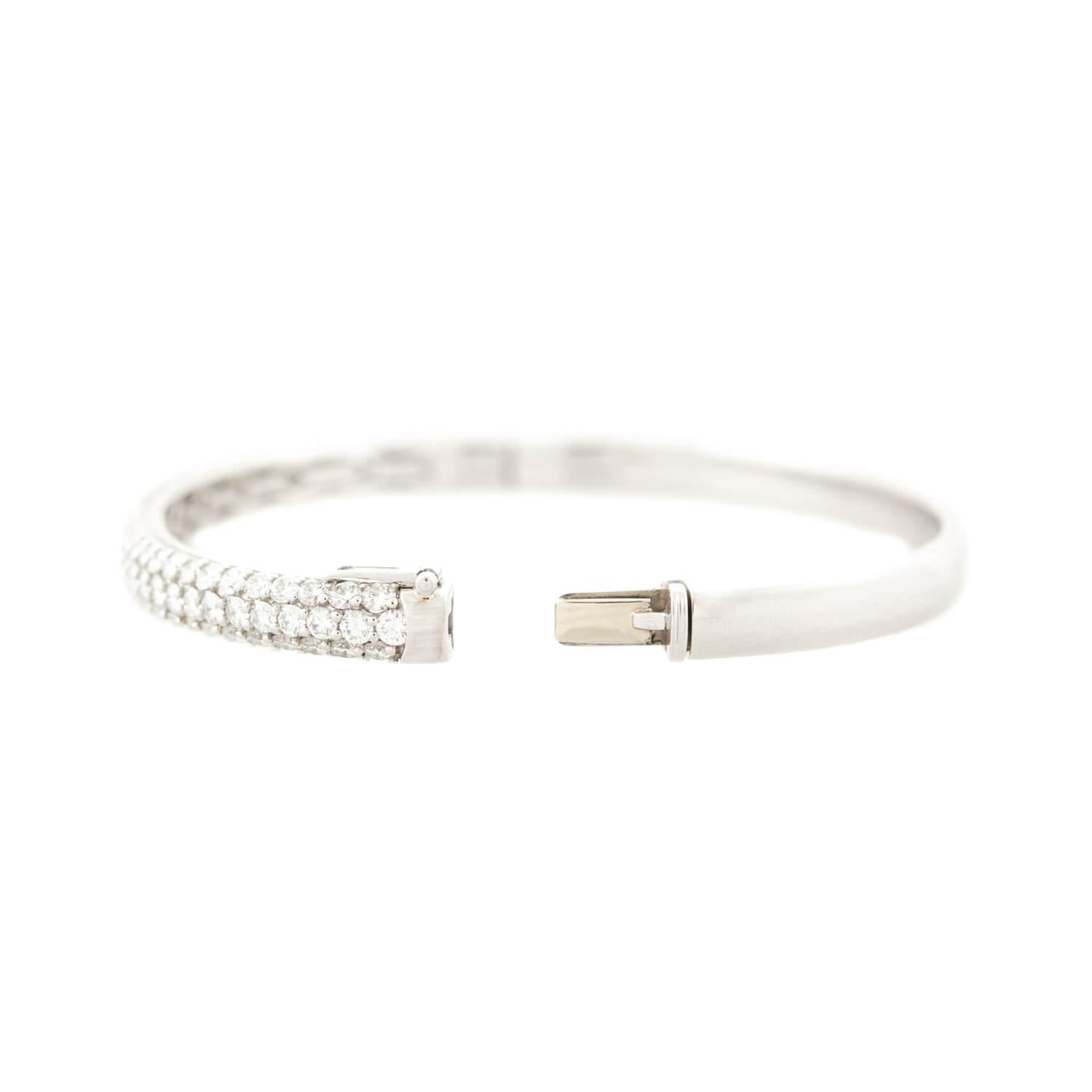 De las mujeres Brazalete de platino con diamantes engastados en venta