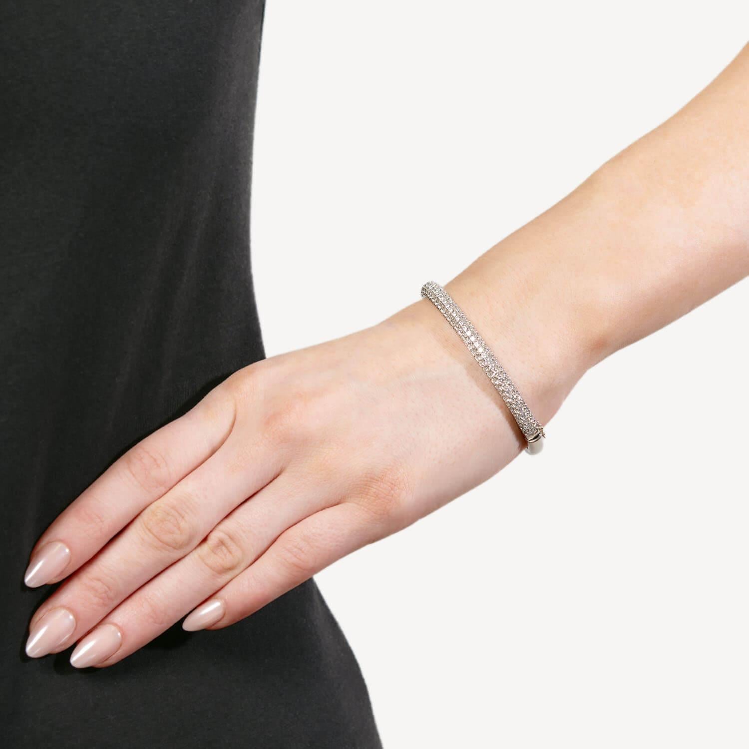 Brazalete de platino con diamantes engastados en venta 2