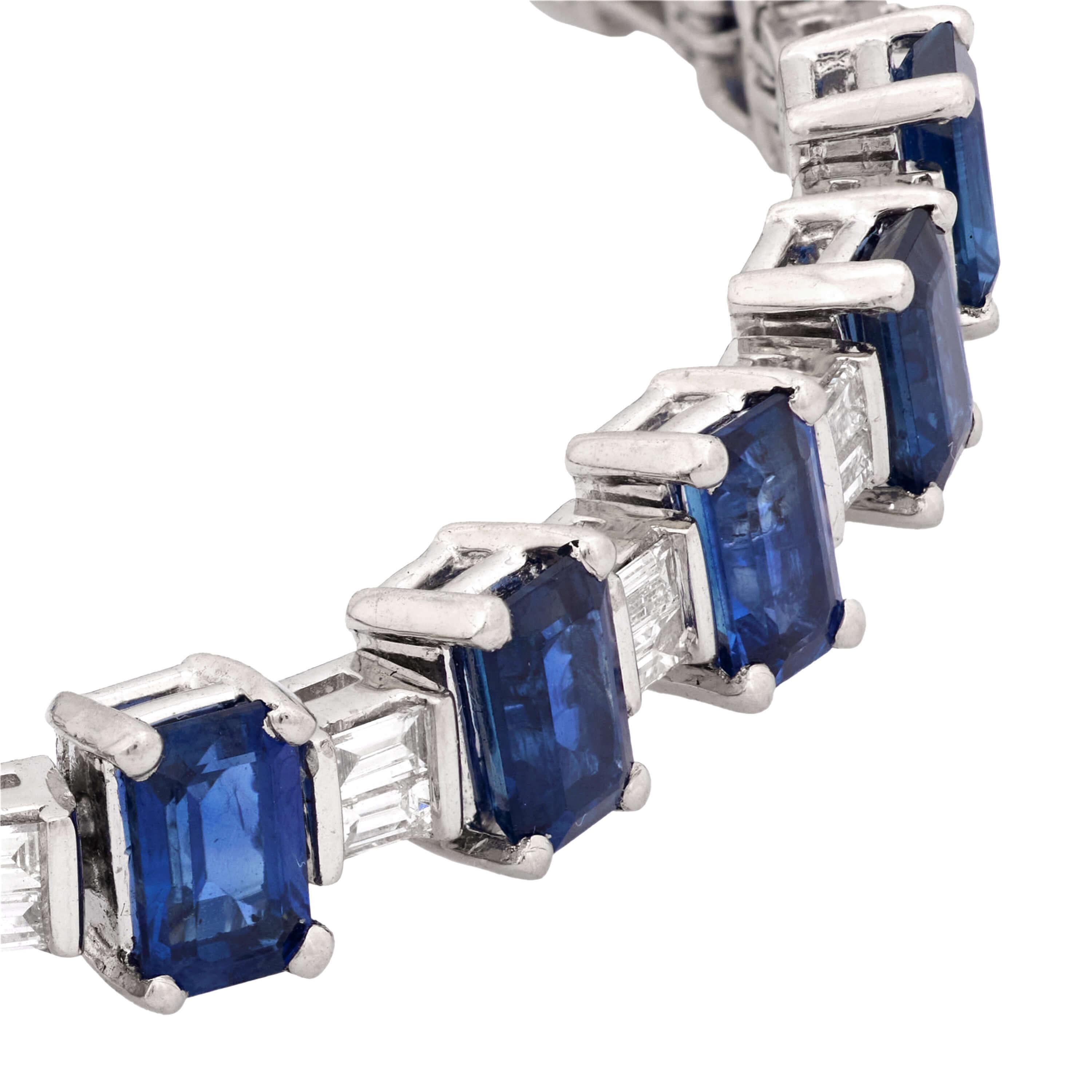 Moderno Bracciale tennis in platino con zaffiri e diamanti in vendita
