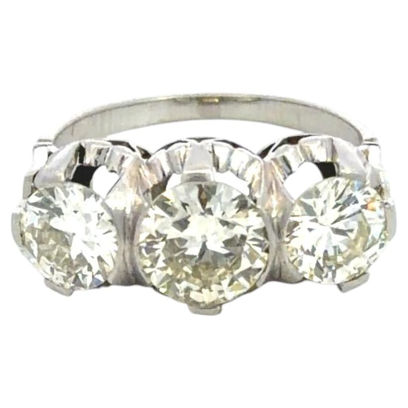 Estate Platinum Three-Stone Diamond Ring (bague à trois pierres en platine)