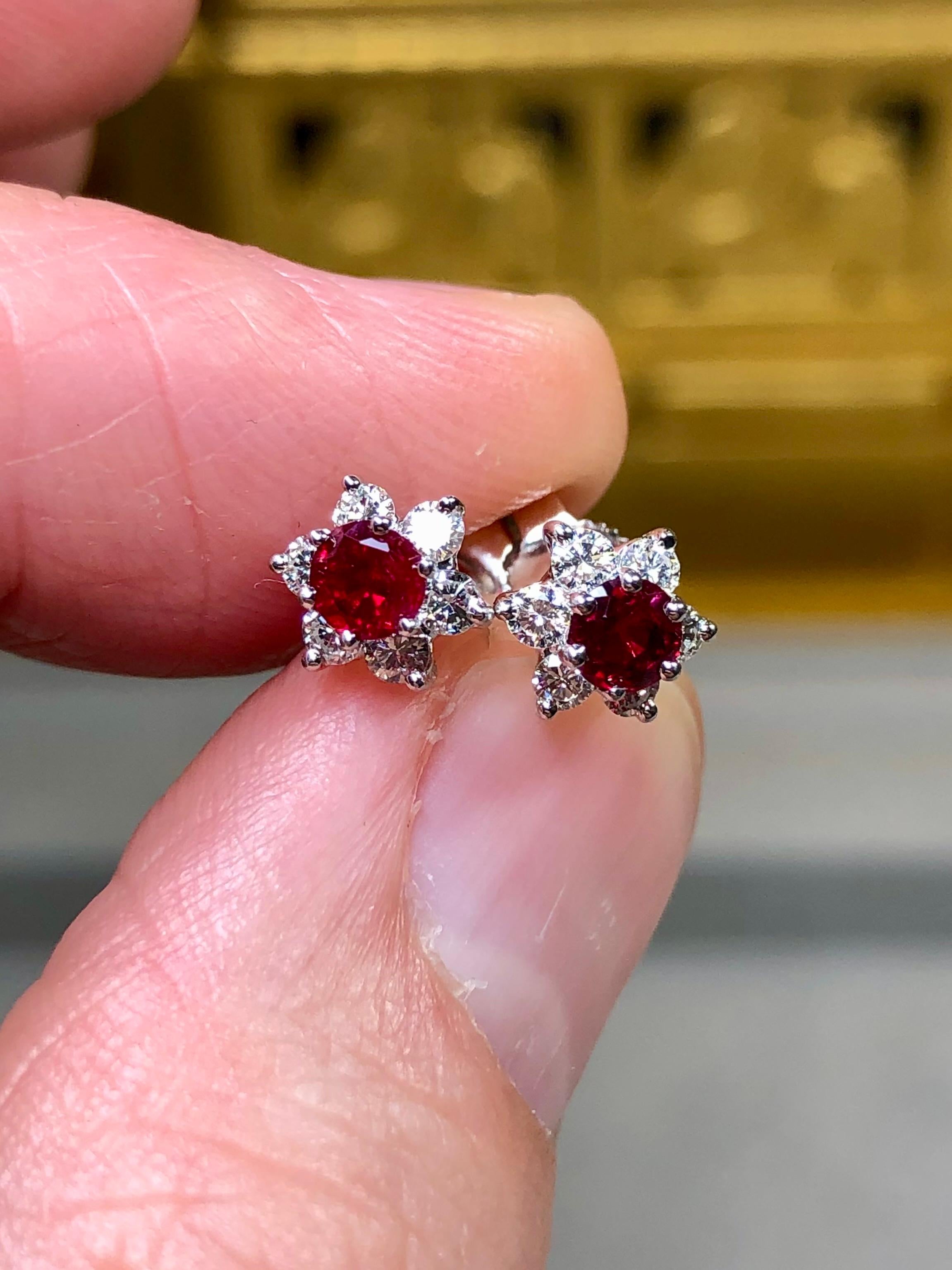 Conjunto de pendientes florales de platino con rubí vivo y diamantes 2,82 ctw en venta 3