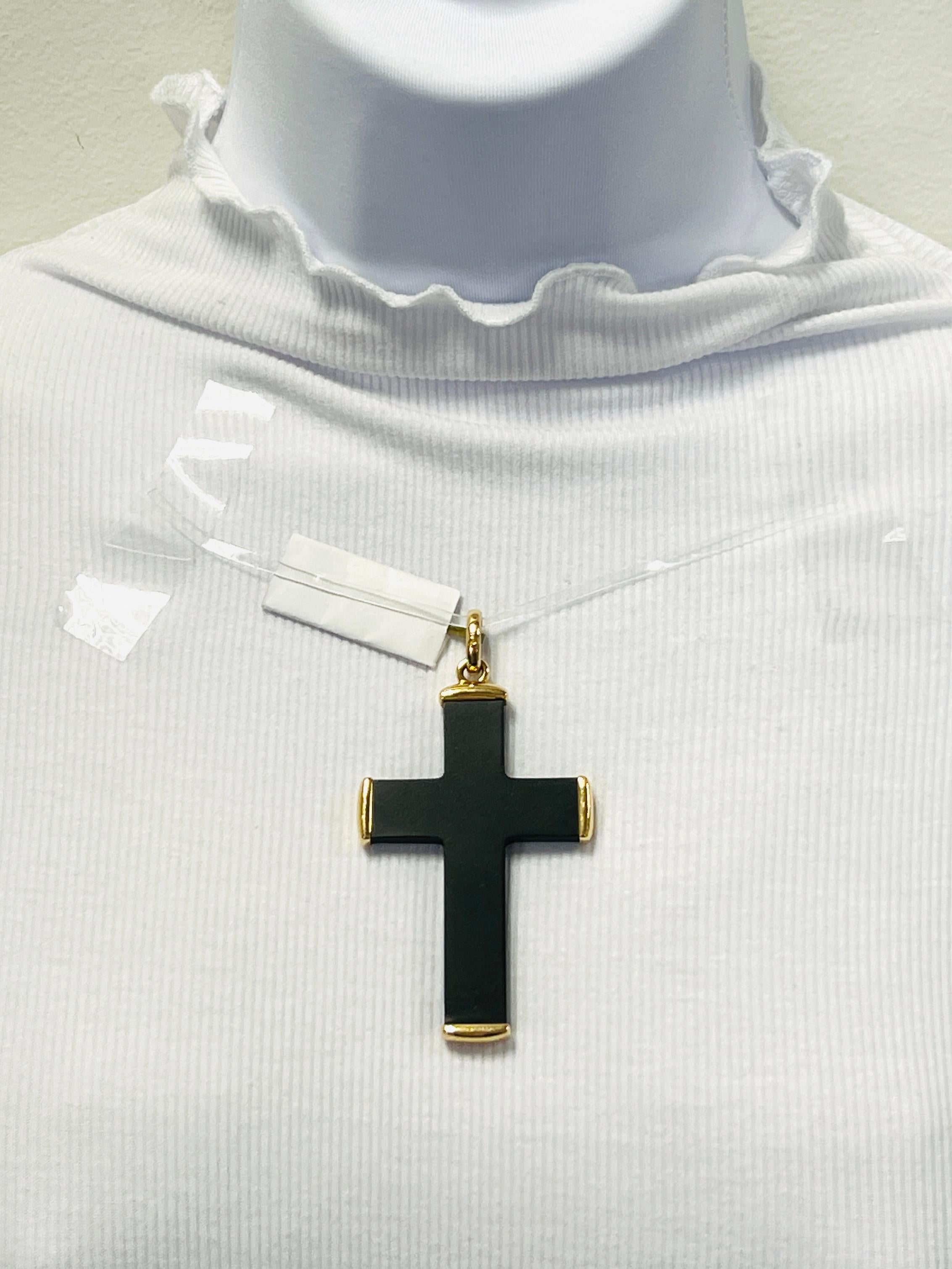 Beautiful estate Pomellato cross pendant handmade in 18k yellow gold.