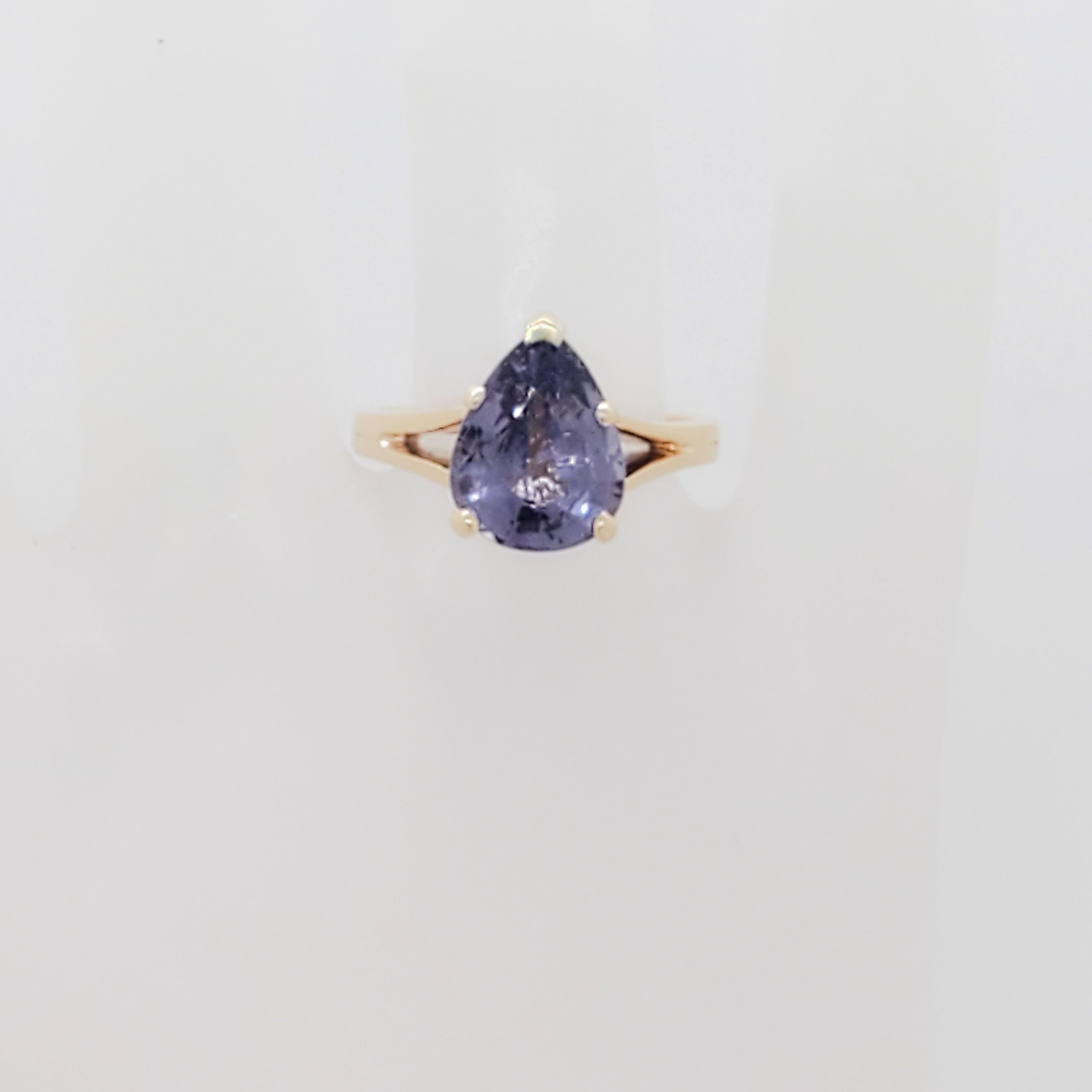 Women's or Men's Estate Purple Spinel Solitaire in 14k Yellow Gold