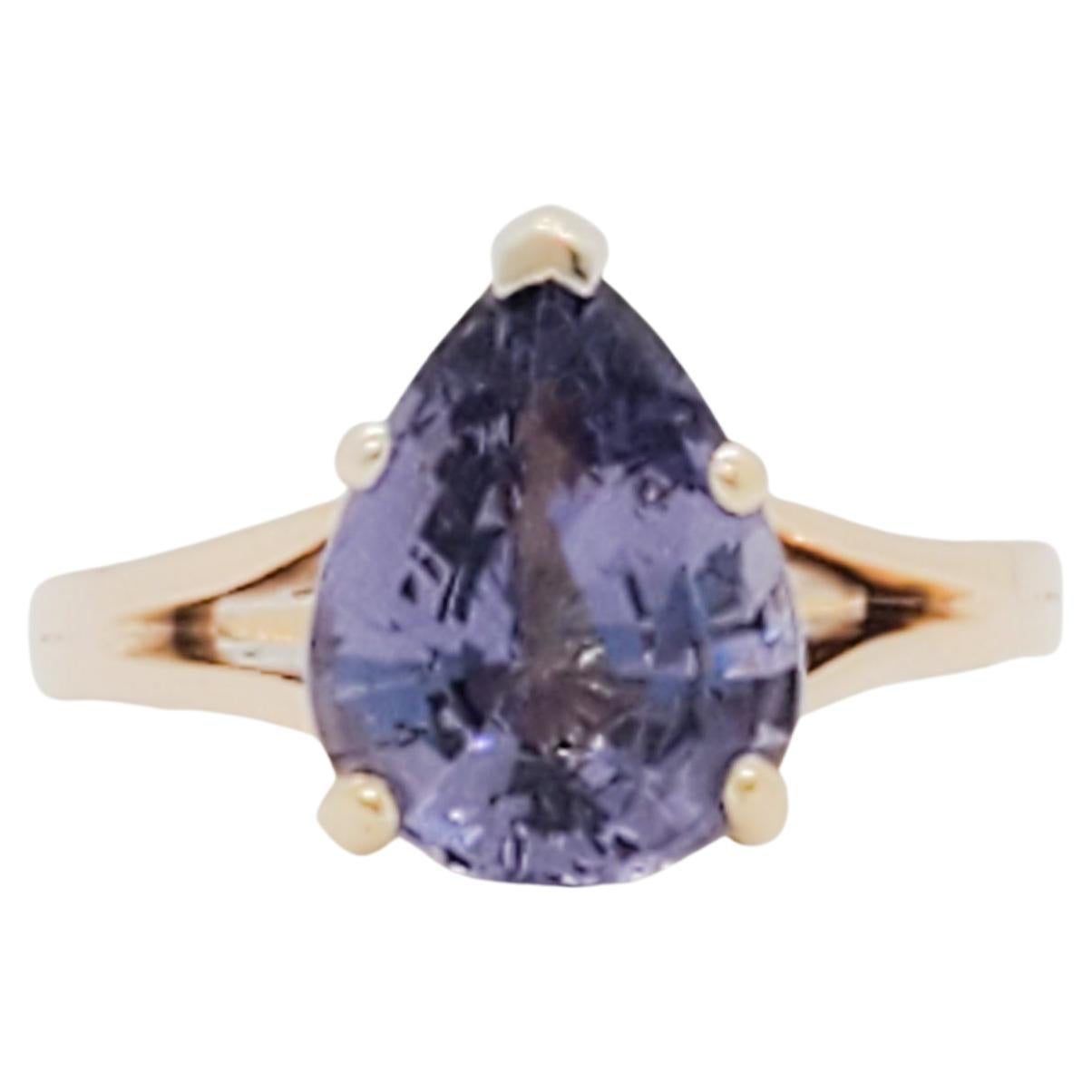 Estate Purple Spinel Solitaire in 14k Yellow Gold For Sale