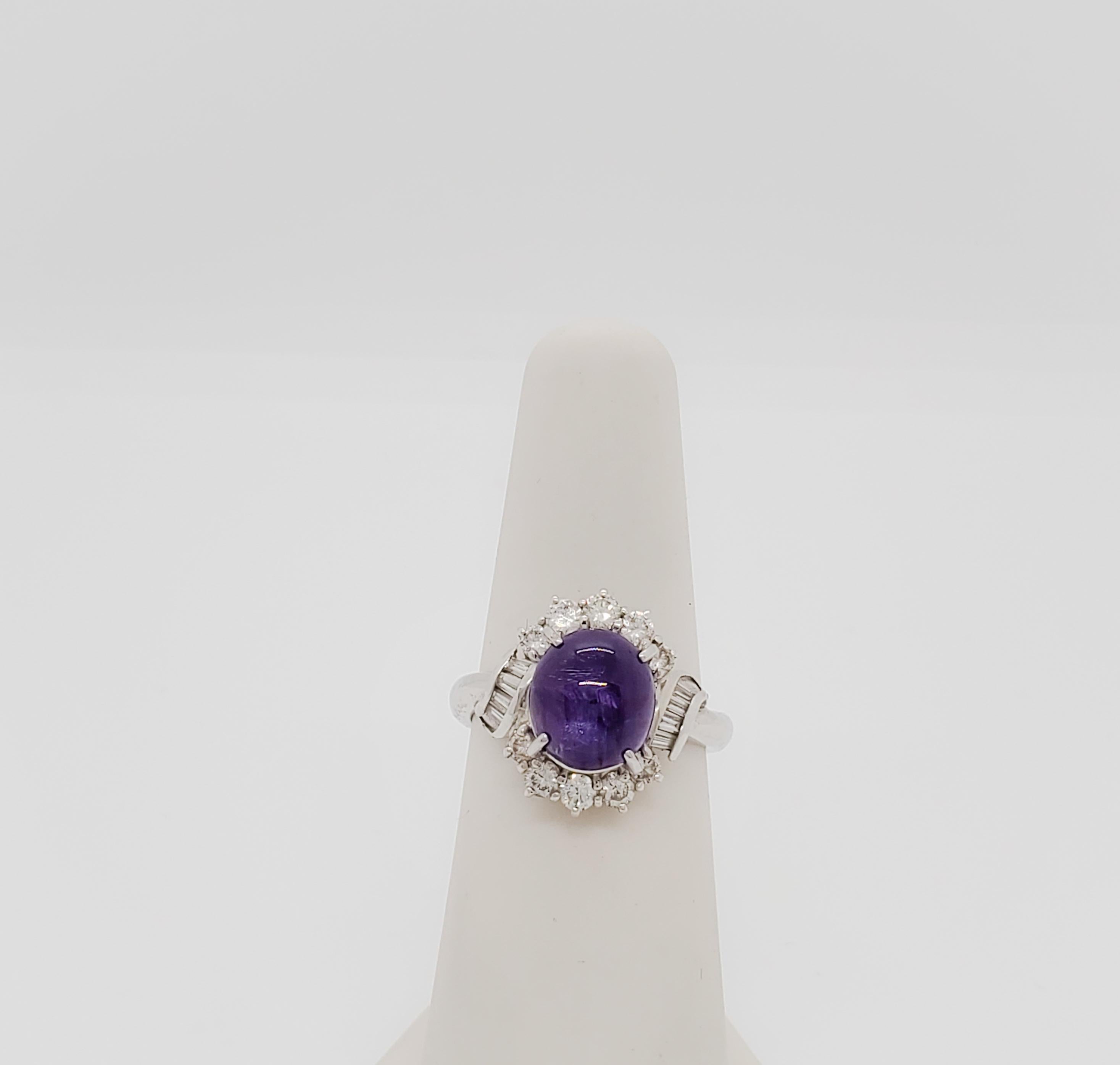 Nachlass Lila Stern Saphir und Diamant Cocktail-Ring in Platin (Ovalschliff)