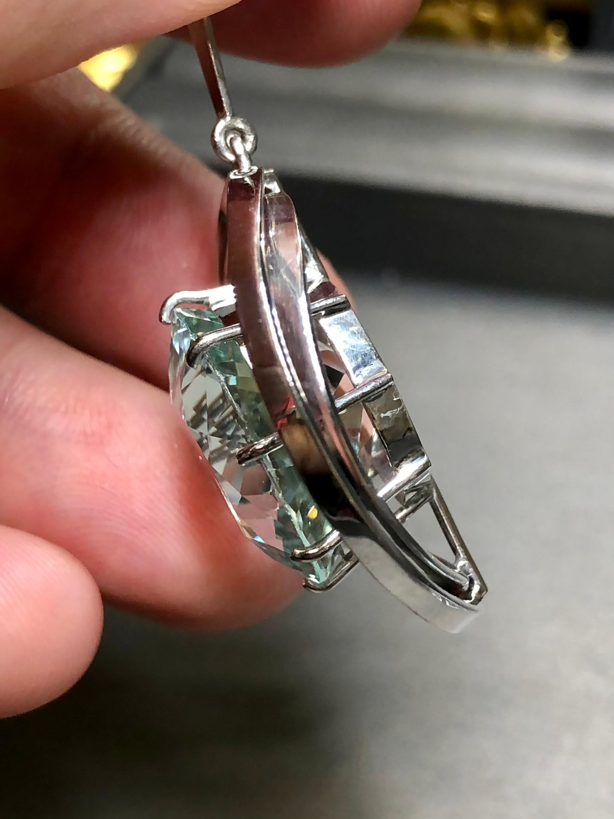 Estate Retro 18K White Gold Round Aquamarine Pendant Necklace 25.40ct For Sale 2