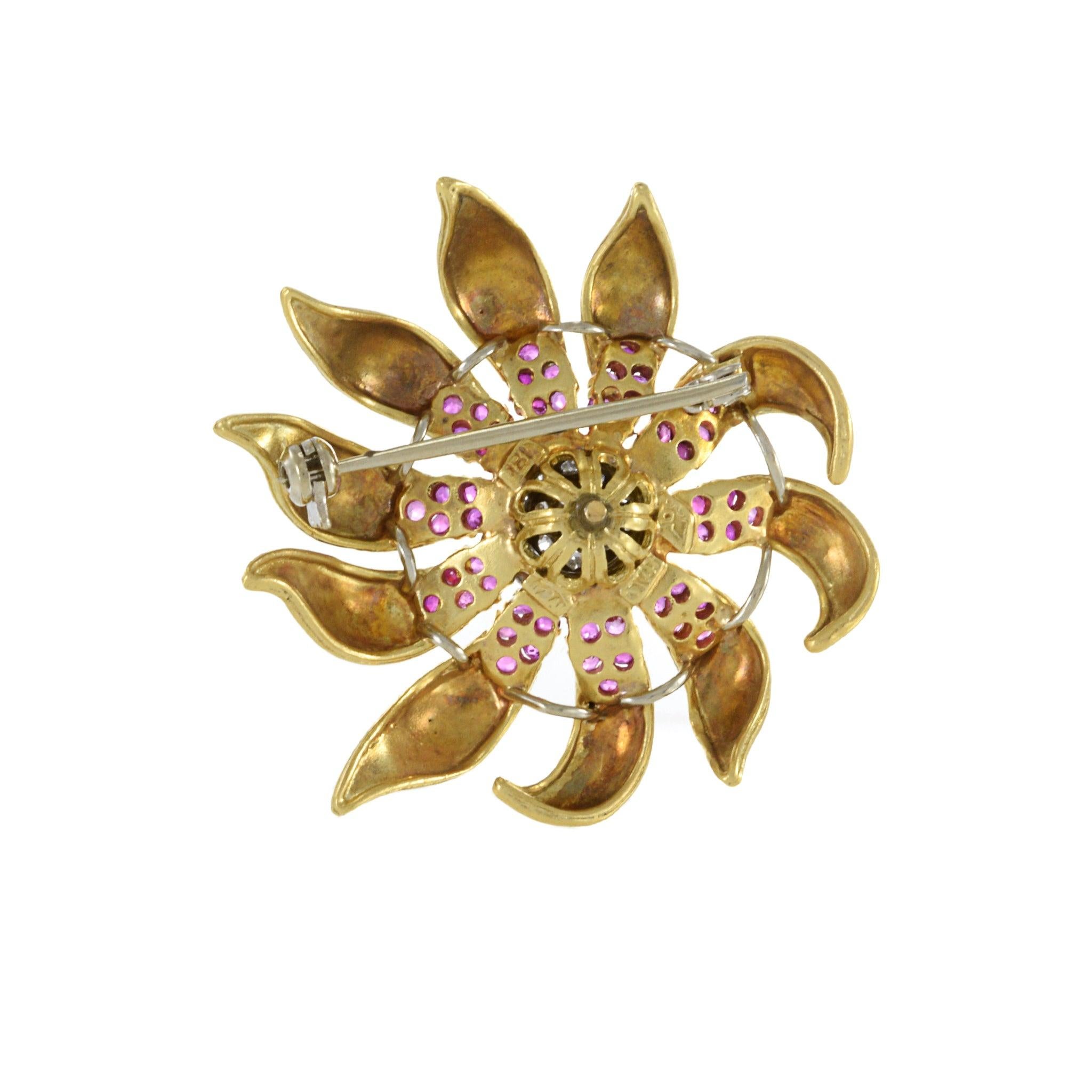 Estate Retro 18KT Yellow Gold Ruby And Diamond Flower Pin In Excellent Condition For Sale In New York, NY