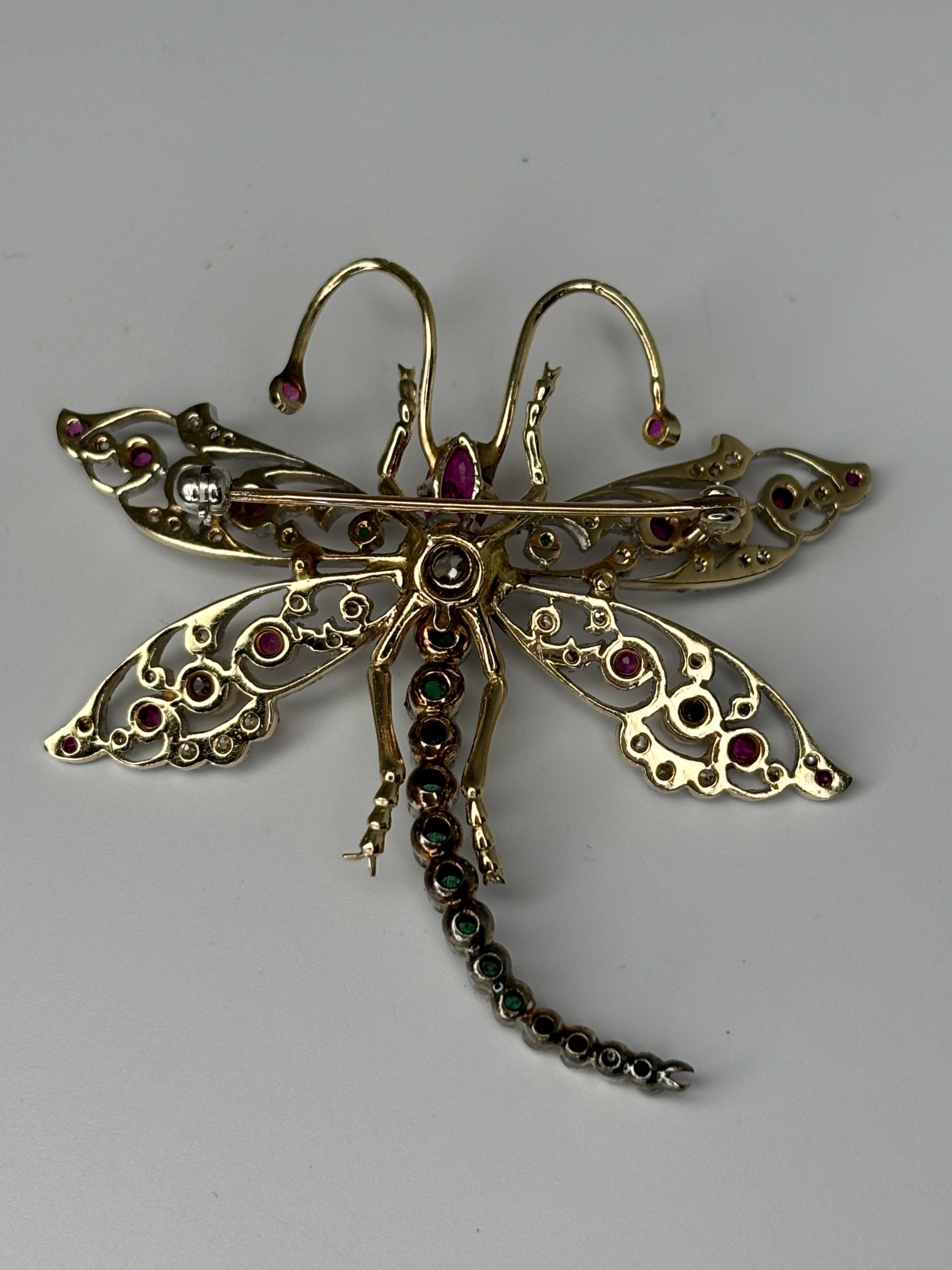 Estate Retro 2.75 cttw 14k Gold Dragonfly Ruby, Emerald & Diamond Brooch Pin For Sale 8