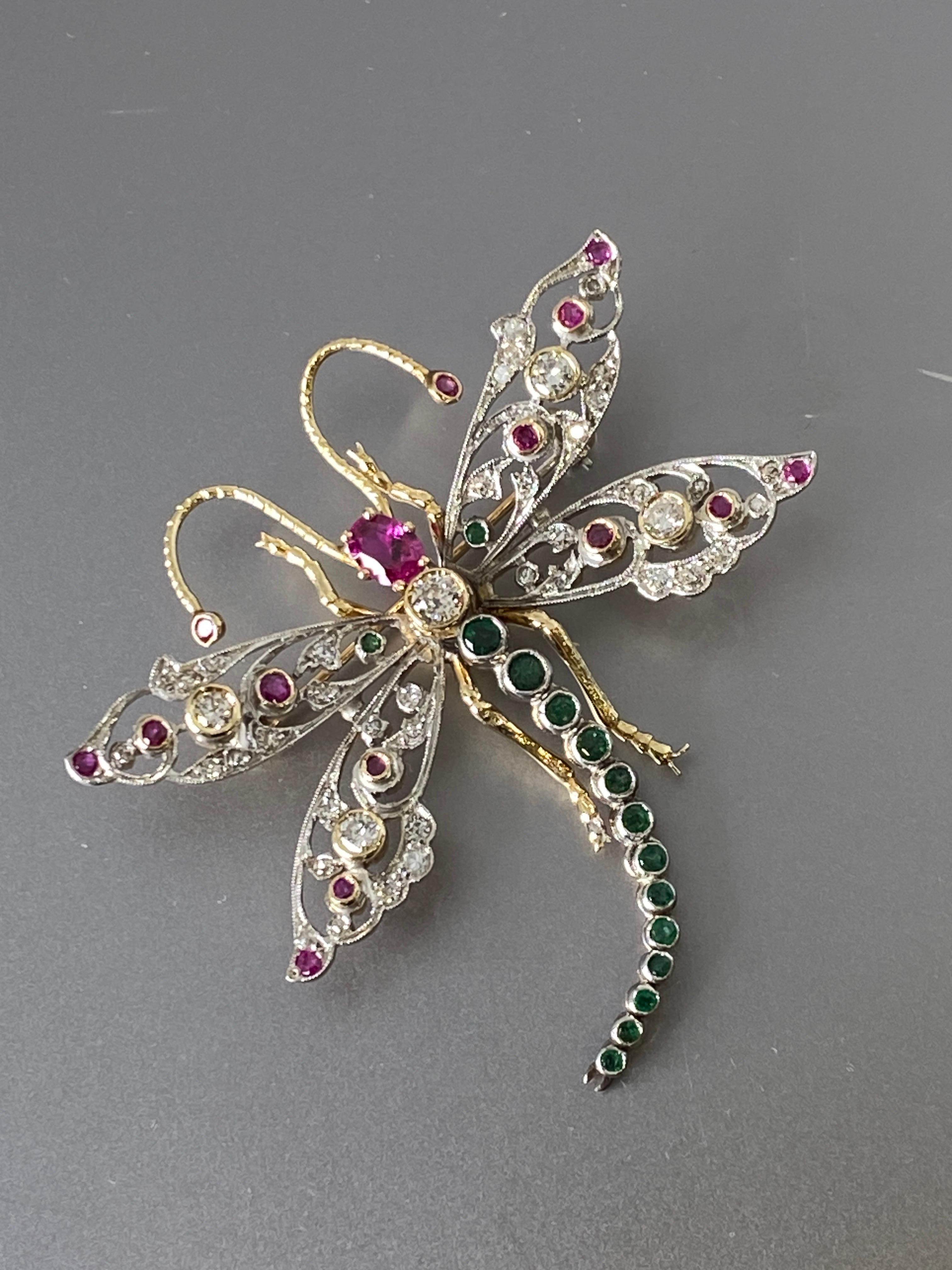This unique brooch features beautiful detailed craftsmanship of long gone times featuring the ethereal elegance of t he Dragonfly, one of the most beautiful and loved insects.
This amazing beauty is made to attract attention with the contrasting