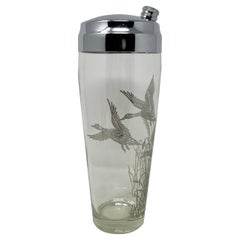 Shaker à cocktail rétro en cristal taillé et incrustation d'argent avec canards, vers 1950