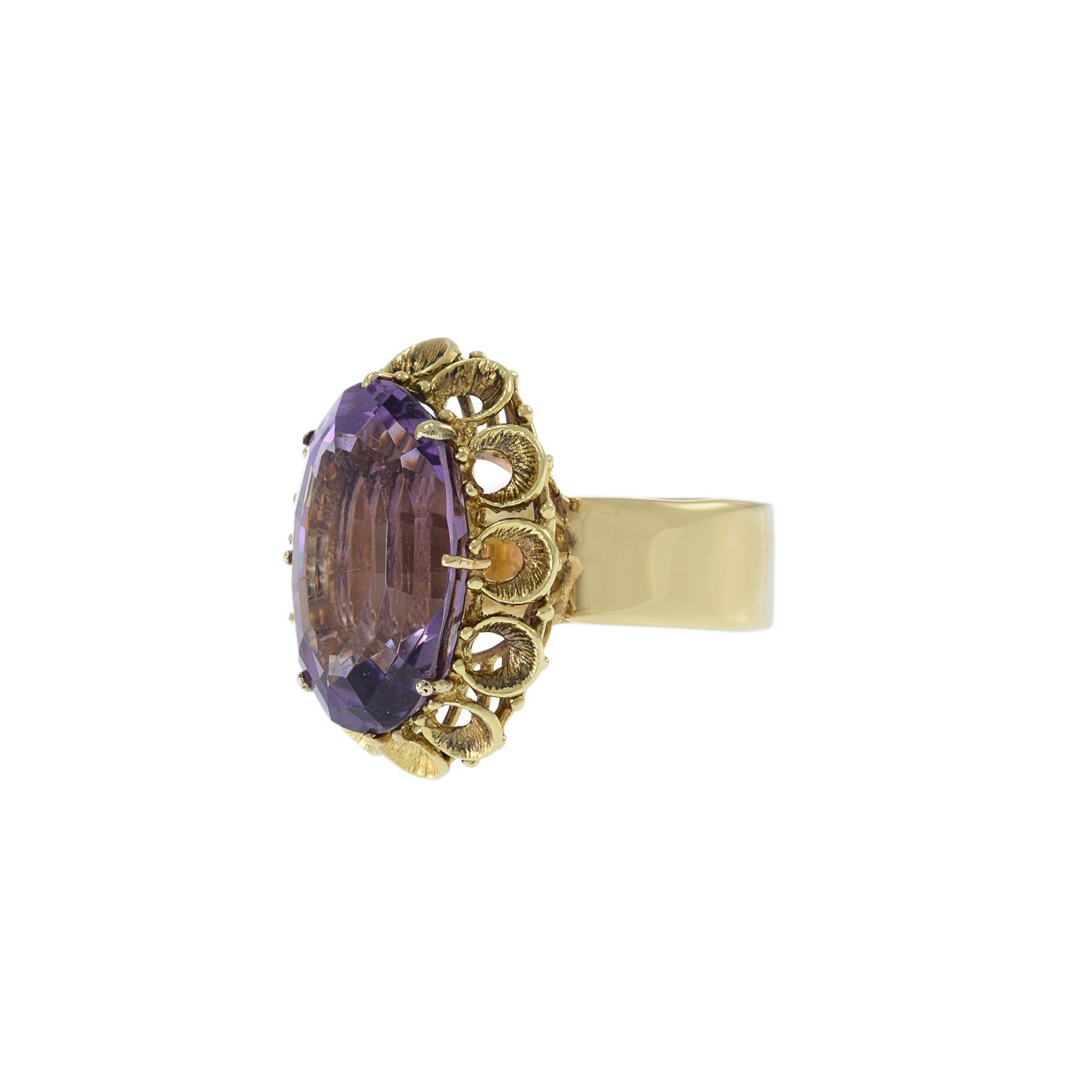 Oval Cut Estate Retro Era 14KT Yellow Gold Amethyst Ring For Sale