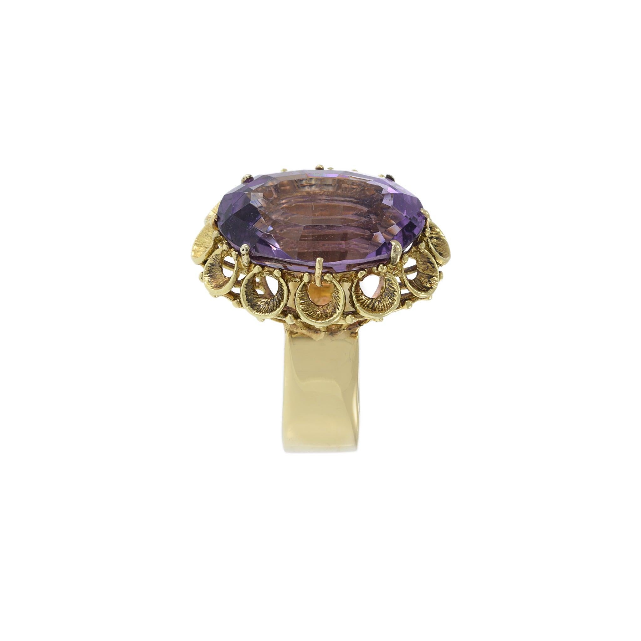 Women's Estate Retro Era 14KT Yellow Gold Amethyst Ring For Sale