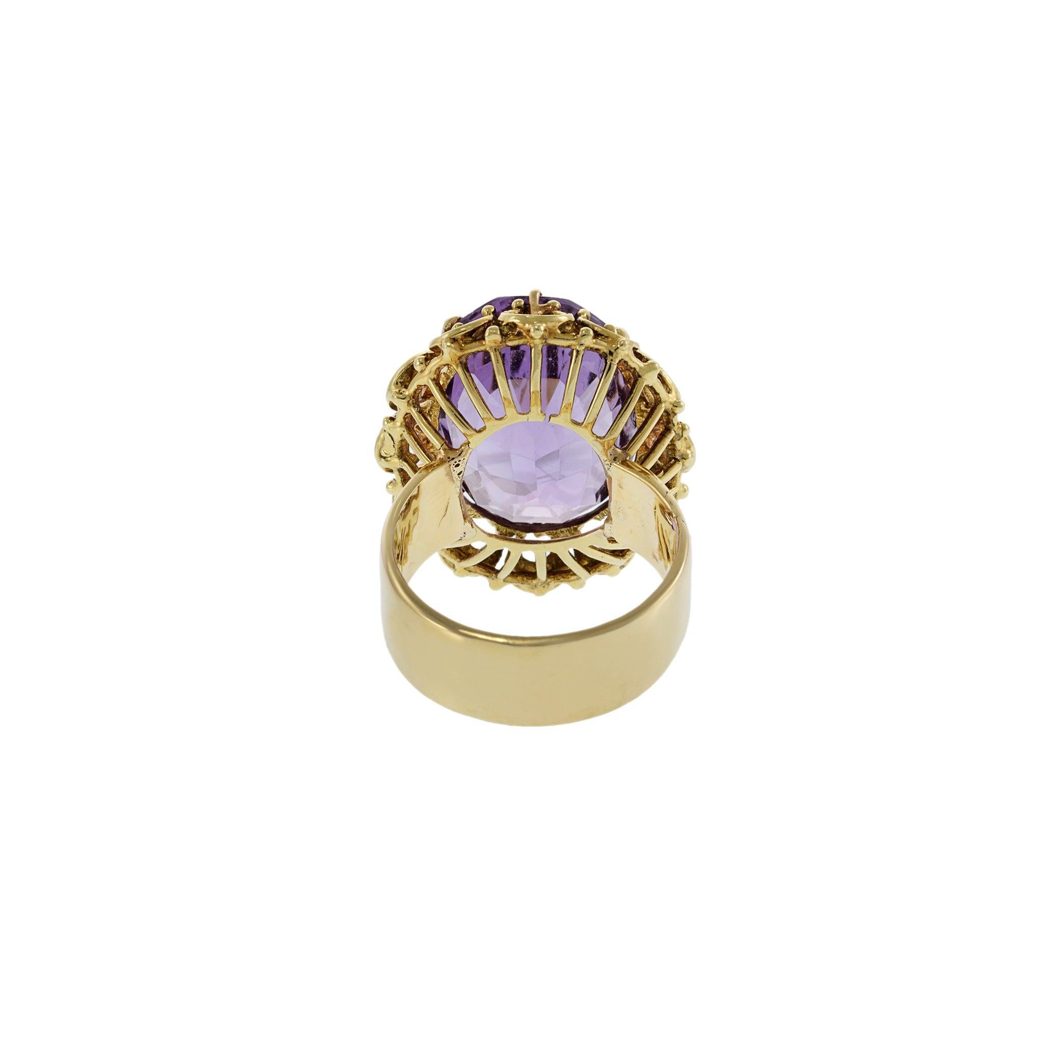 Estate Retro Era 14KT Yellow Gold Amethyst Ring For Sale 2