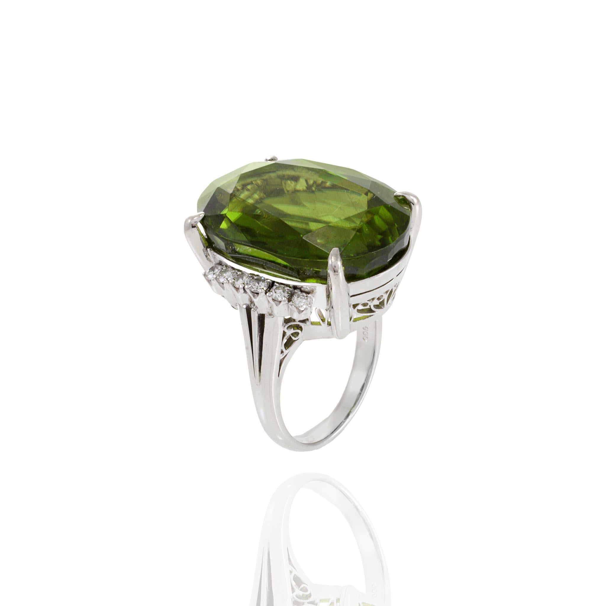 Estate Retro Era Platinum Peridot And Diamond Ring For Sale 1
