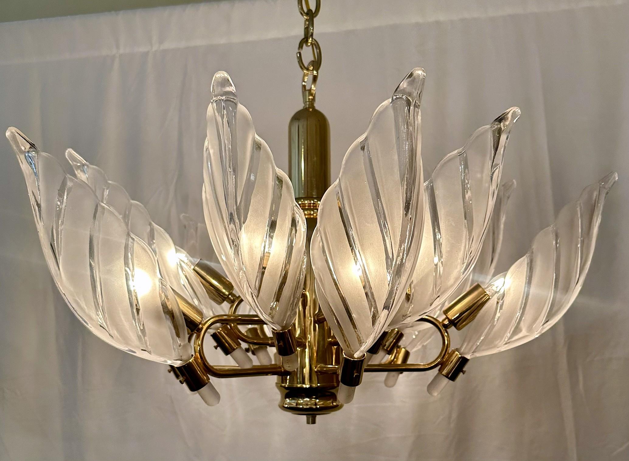Apparecchio di illuminazione retrò in vetro di Murano. In condizioni buone in vendita a New Orleans, LA