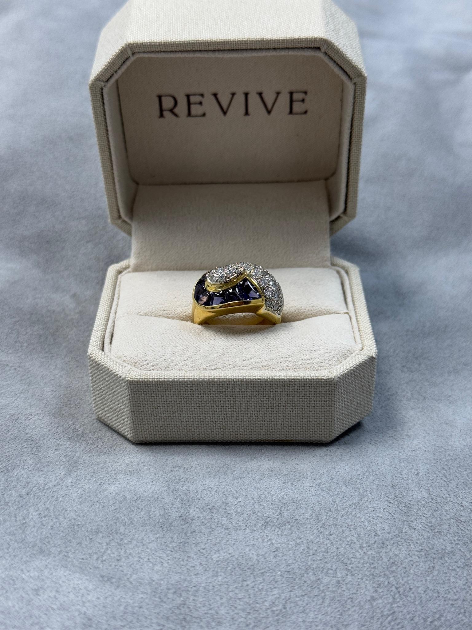 Grezzo Anello retrò di proprietà con iolite naturale e diamanti in oro giallo 18k, misura 6,5 in vendita