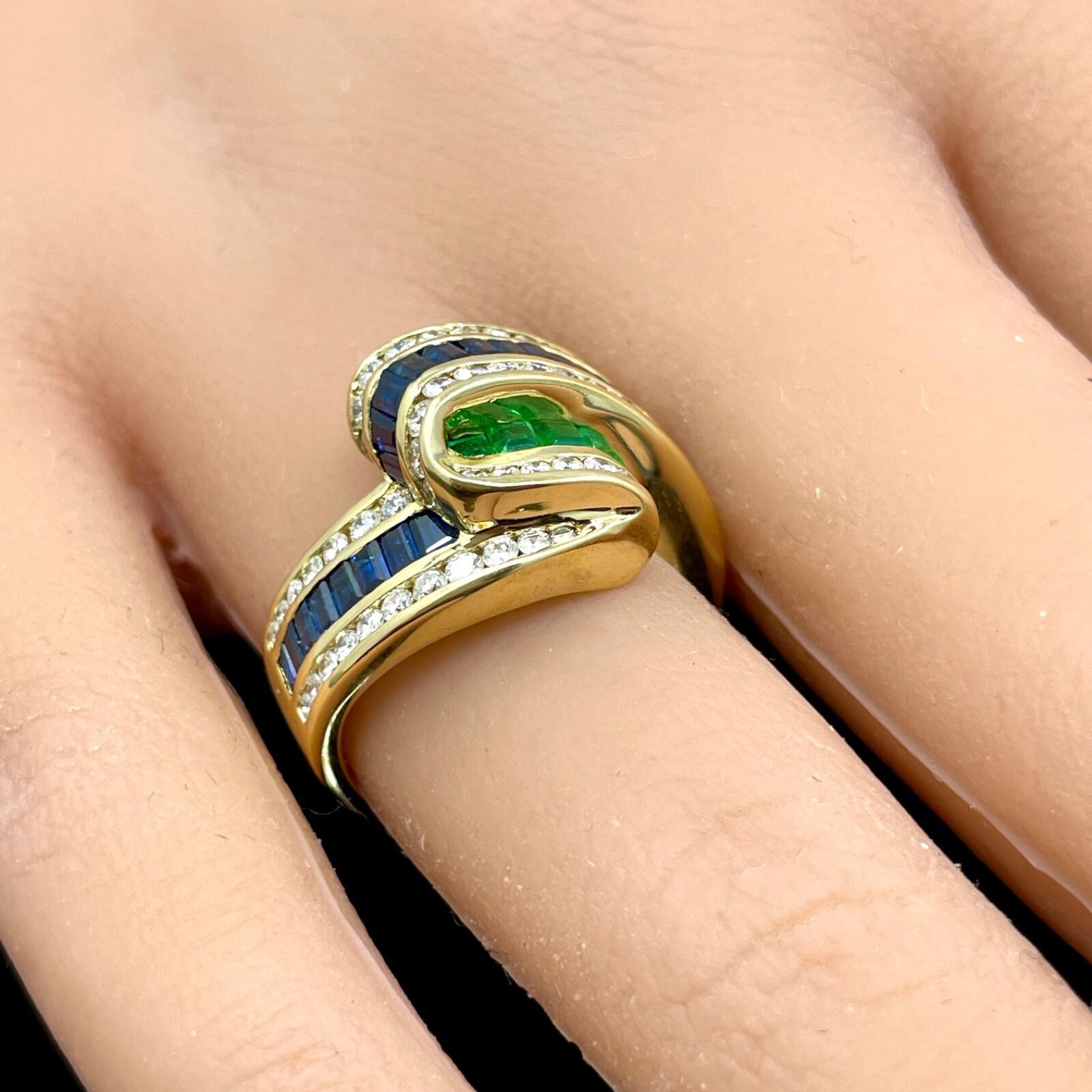 Estate Ribbon Ring Smaragd Saphir Diamant 18k Gelbgold 2,25ctw im Angebot 6