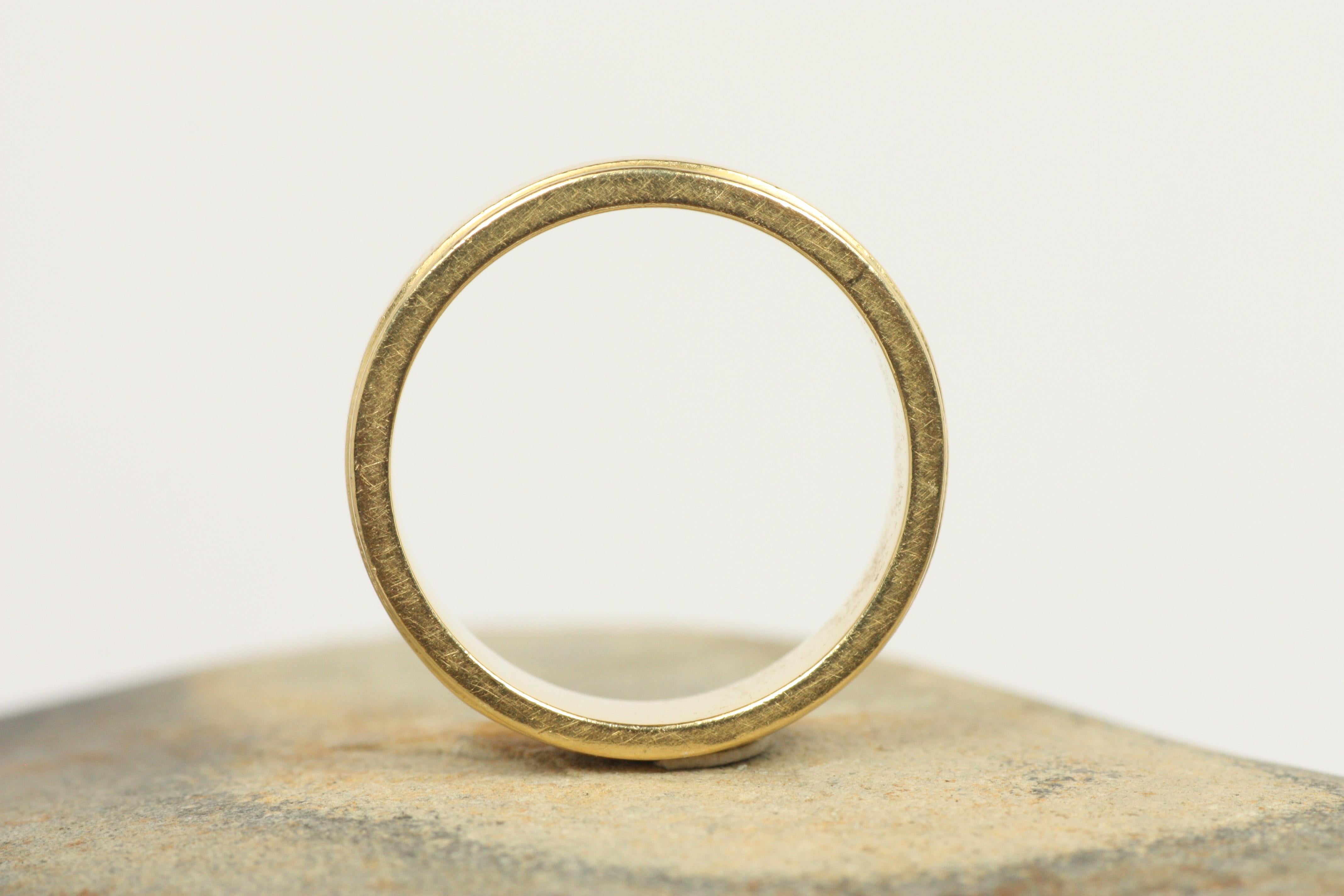 Estate Ridged 6mm Wedding Band with Textured Finish in 18K Yellow Gold For Sale 3
