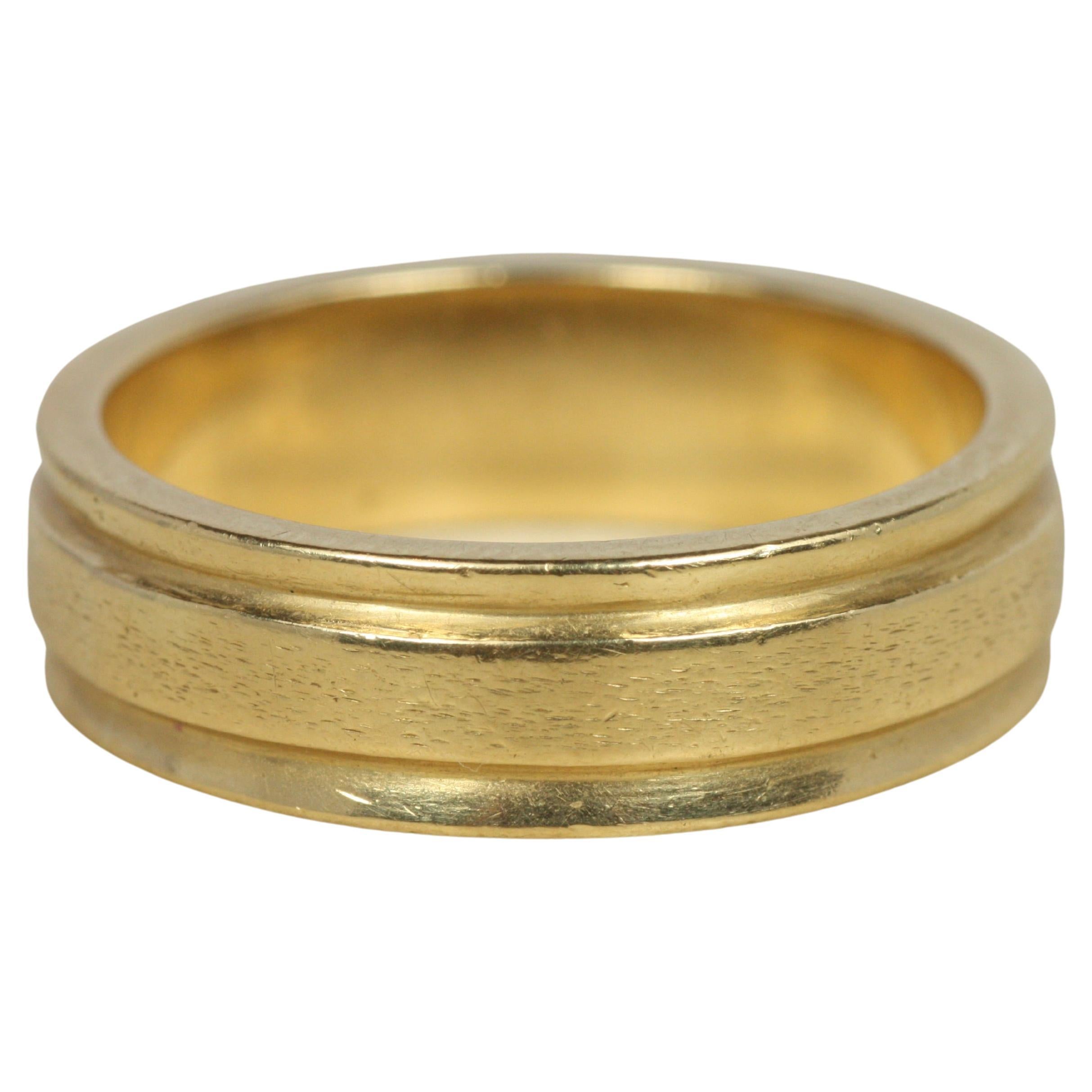 Estate Ridged 6mm Wedding Band with Textured Finish in 18K Yellow Gold For Sale
