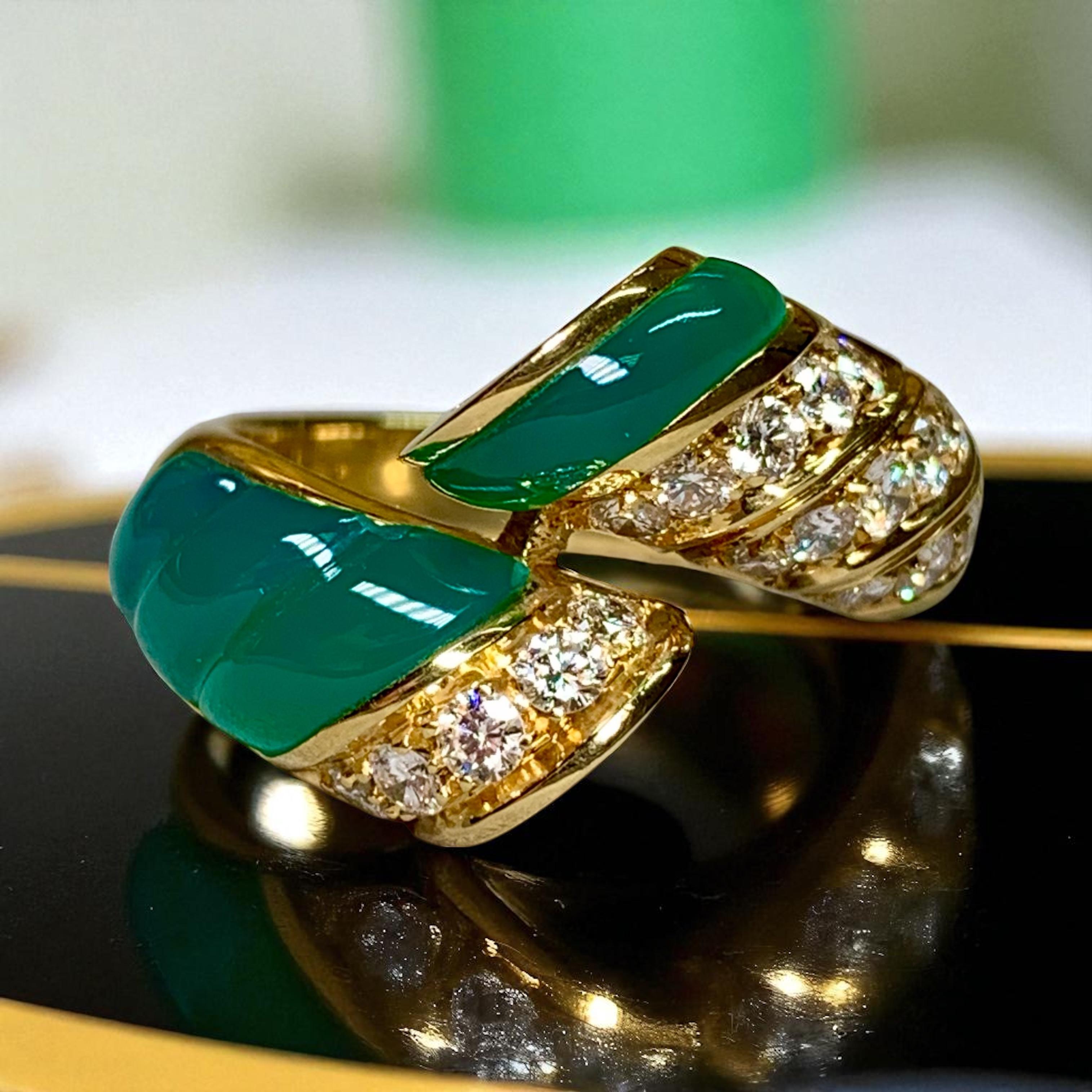 Nachlass Roberto Legnazzi 18K geschnitzt Grüner Chalcedon Diamant Bypass Cocktail Ring im Angebot 5