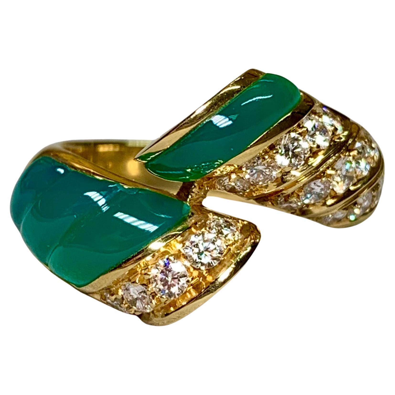 Nachlass Roberto Legnazzi 18K geschnitzt Grüner Chalcedon Diamant Bypass Cocktail Ring im Angebot