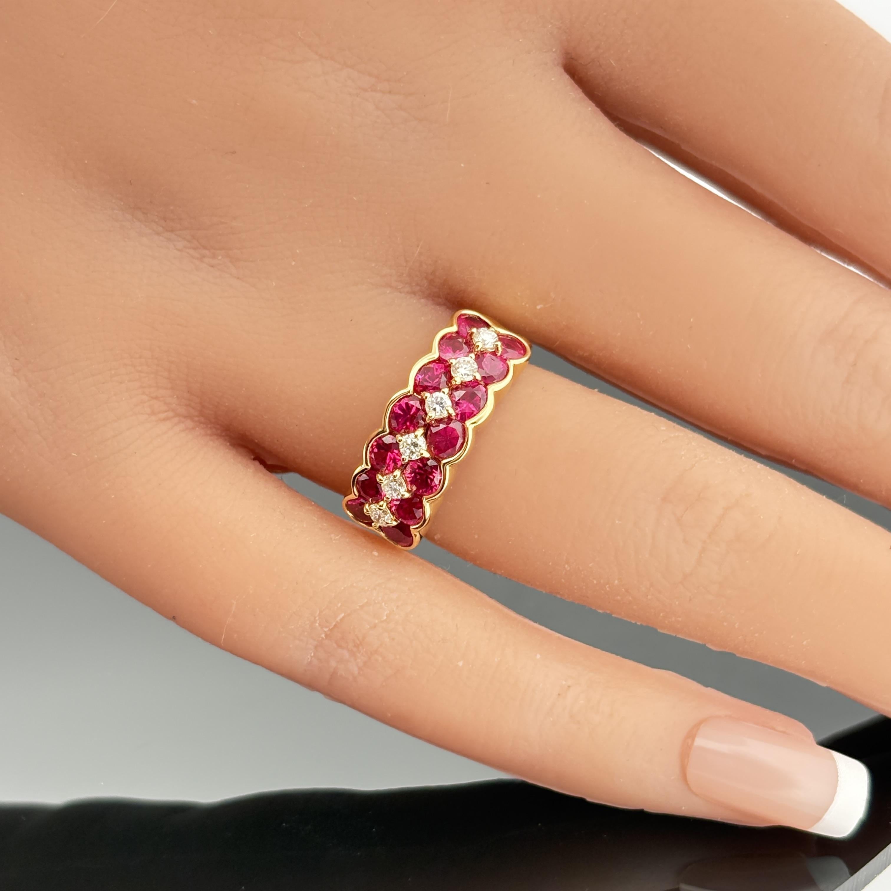 Bracelet en or jaune 18k avec rubis et diamants 2.26ctw en vente 5