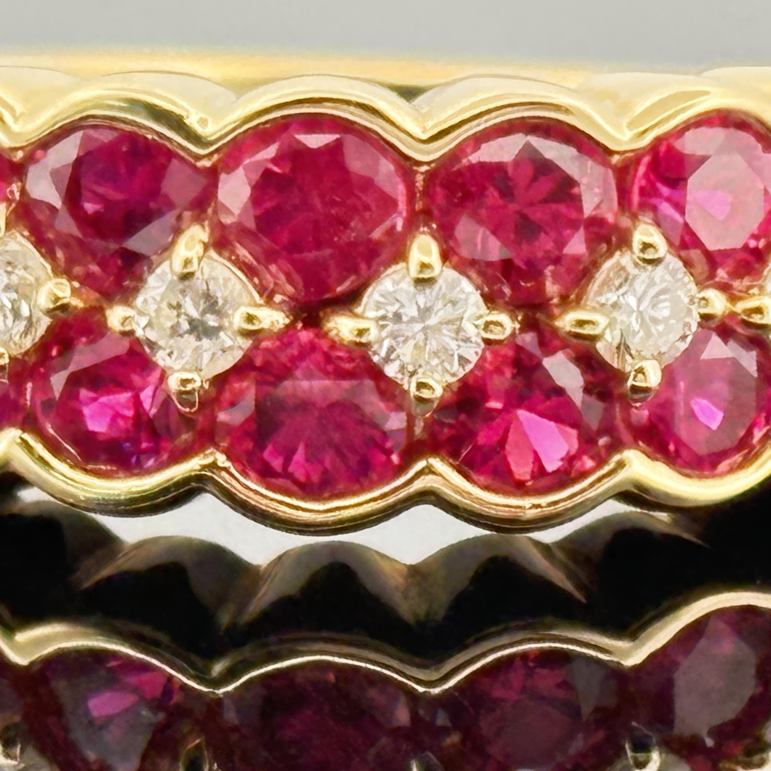 Bracelet en or jaune 18k avec rubis et diamants 2.26ctw en vente 4