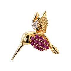 Pendentif colibri en or jaune:: rubis et diamant de qualité supérieure