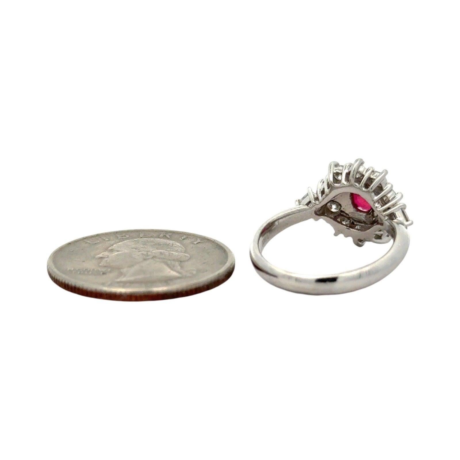 Anillo de platino 15268 con un rubí ovalado de 1,06 ct y un diamante de 0,89 ctw en venta 2