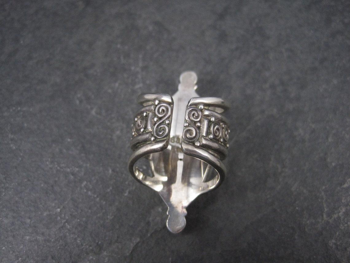 Estate Sajen Sterling Pink Mother of Pearl Ring Size 7 In Good Condition For Sale In Webster, SD
