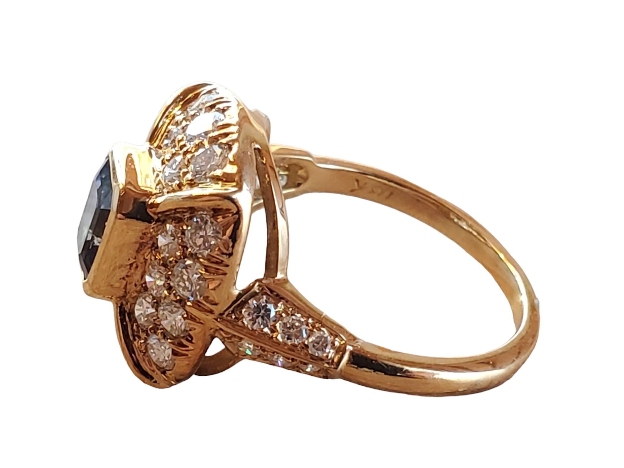 Nachlass Saphir und Diamant 18k Gelbgold Ring farblose VS Diamanten (Smaragdschliff) im Angebot