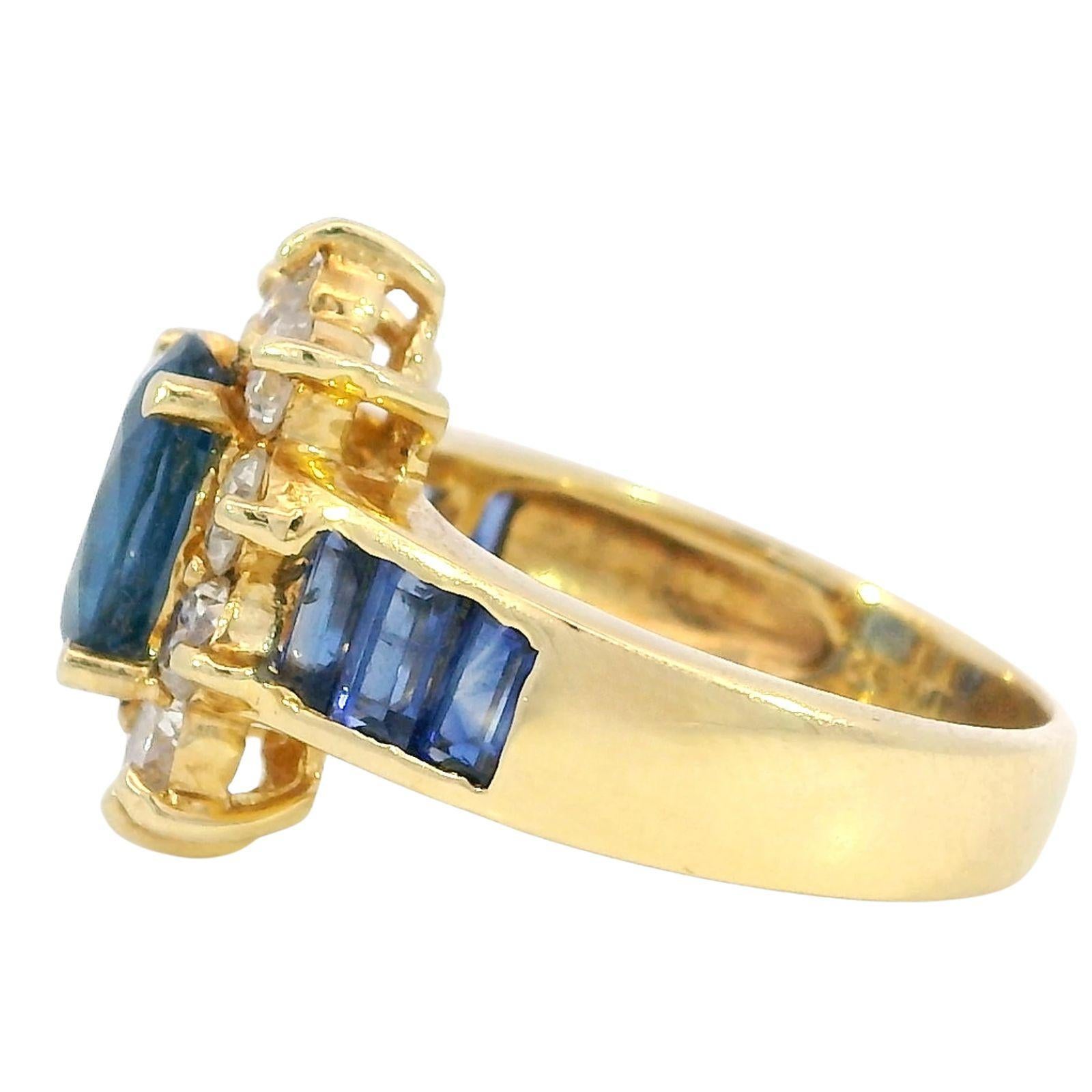 Estate Saphir Diamant Cluster Ring 18K Gelbgold ~3.77ctw (Ovalschliff) im Angebot