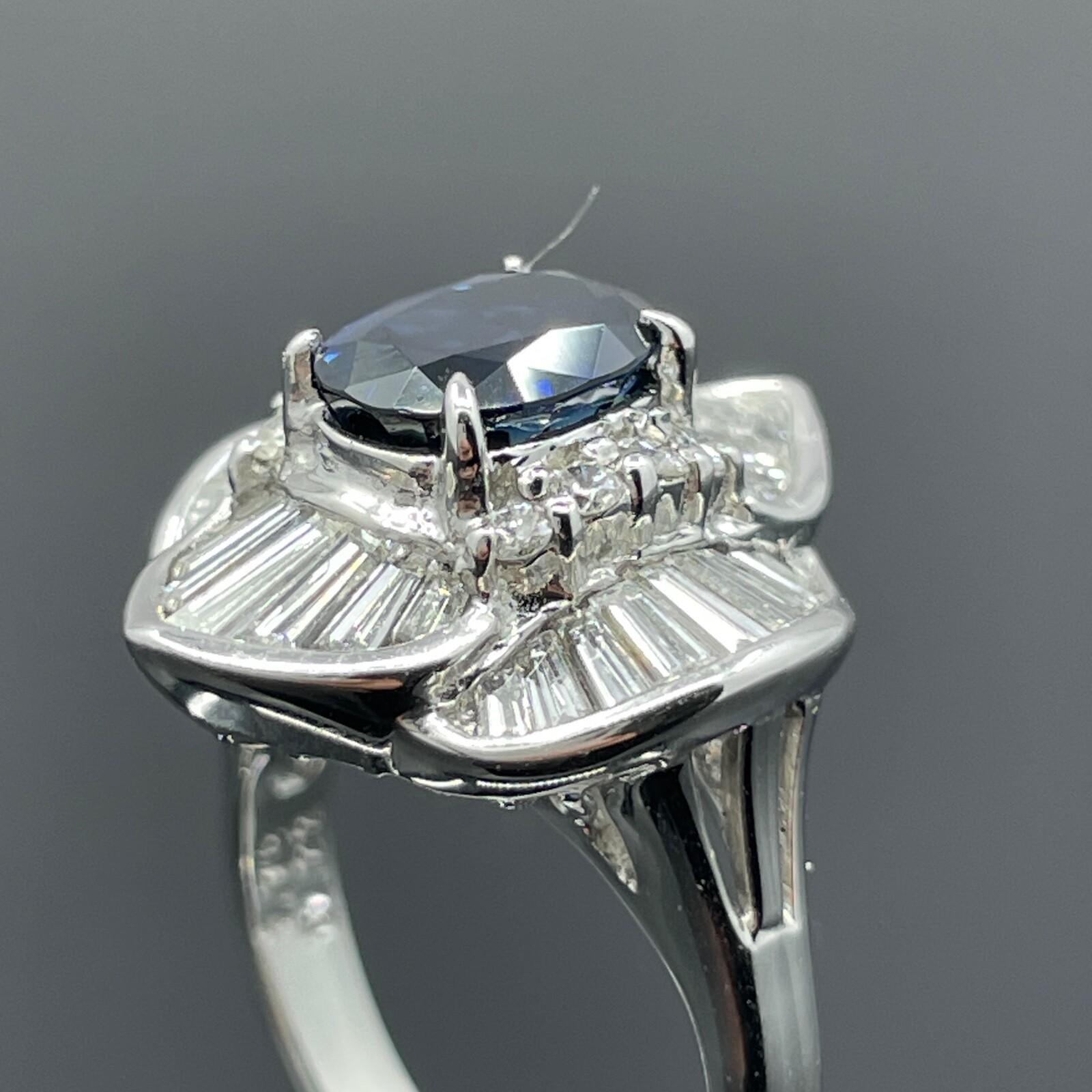 Taille ovale Bague ballerine saphir et diamant en platine 3.11ctw en vente