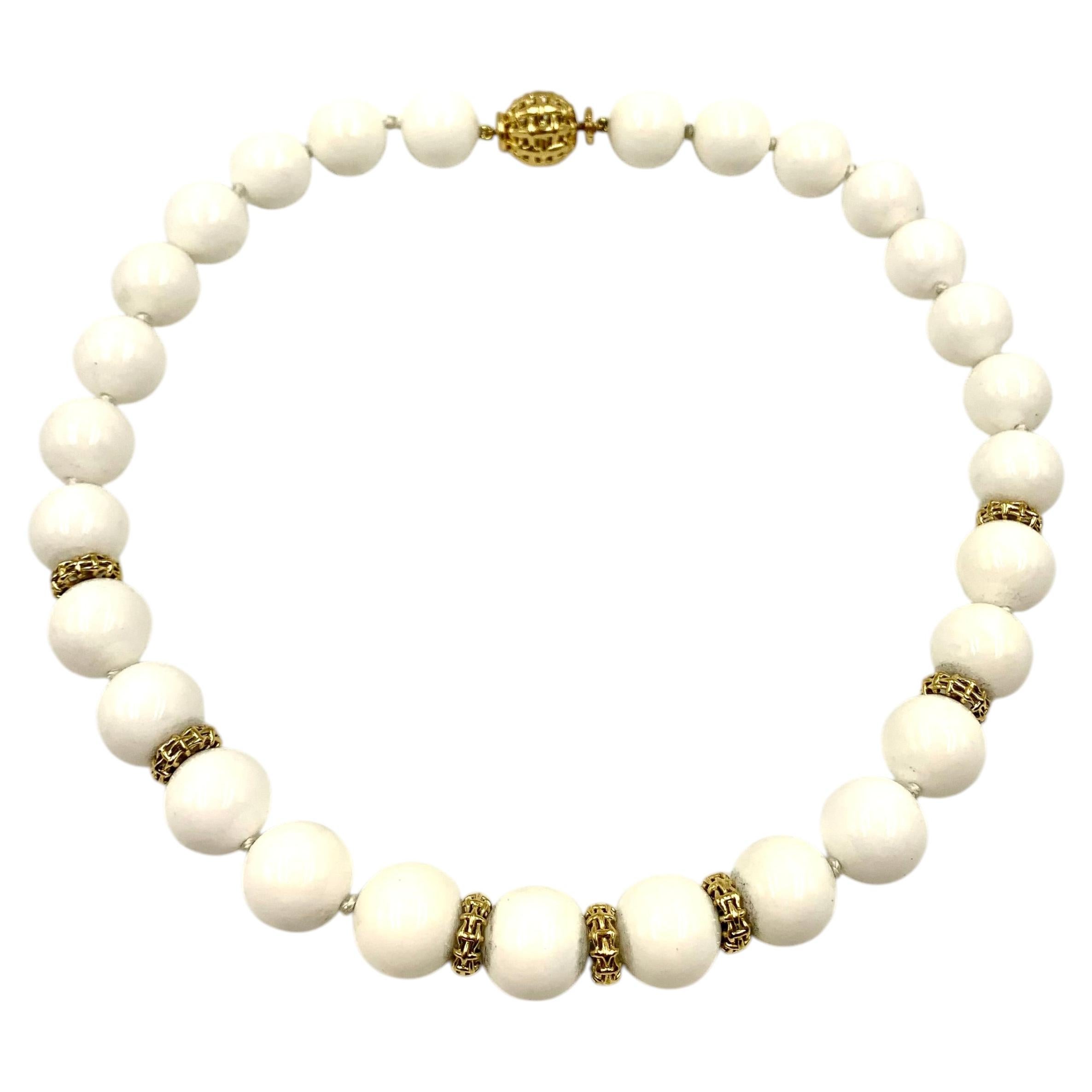 Collar de ágata blanca de oro amarillo de 18 quilates Estate Seaman Schepps Lightship en venta