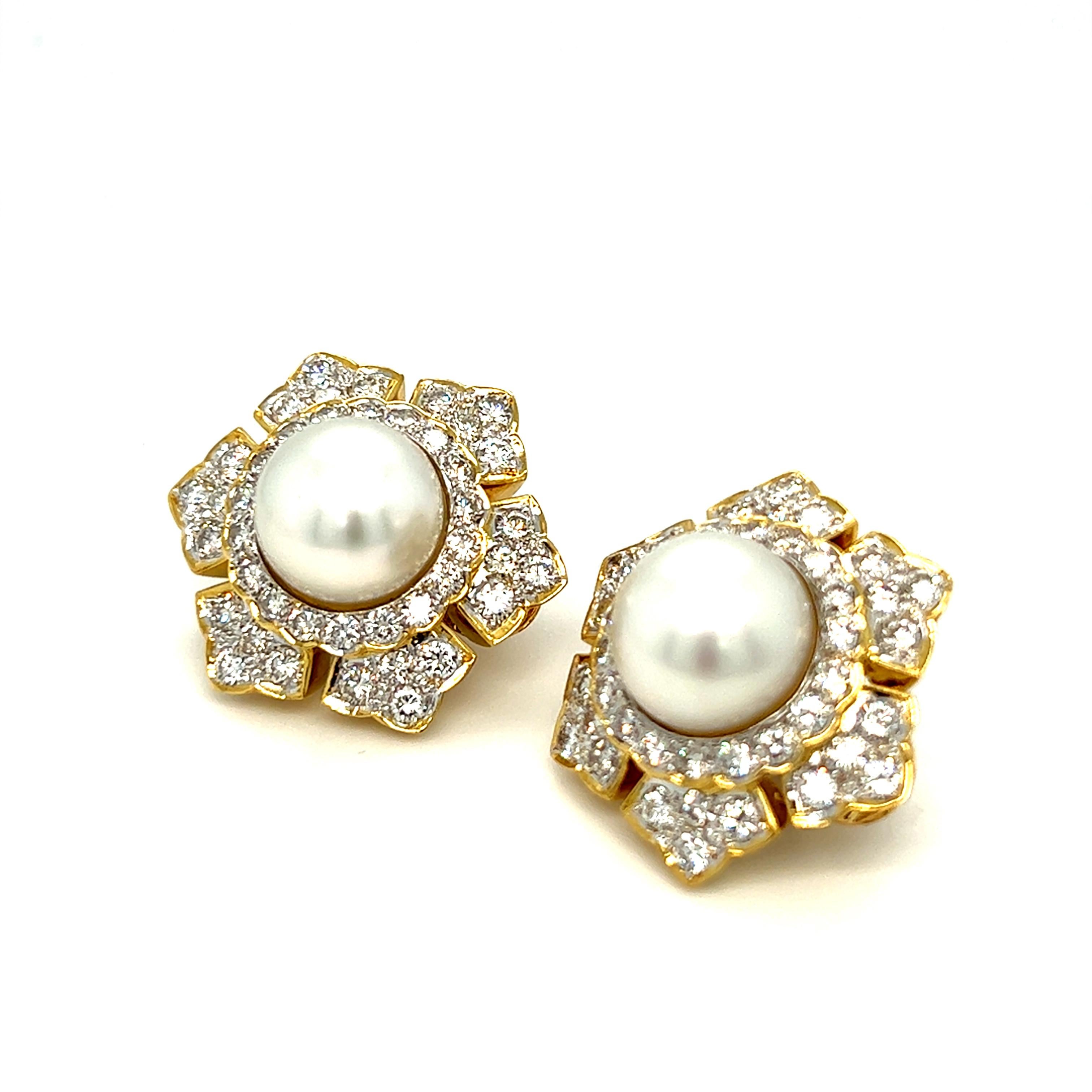 Estate Set of Pearl and Diamond Ring and Earrings Starburst 18k Yellow Gold For Sale 5