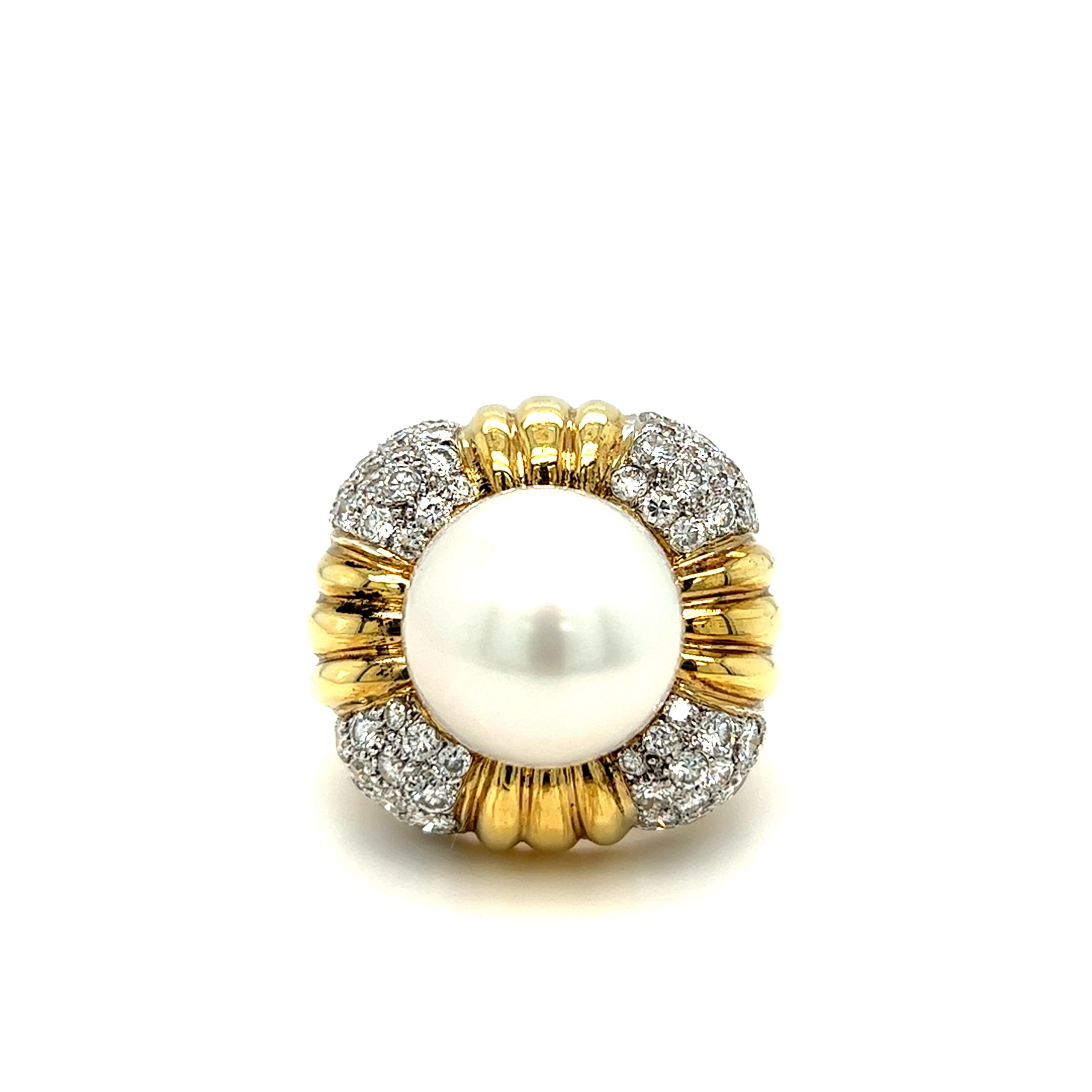 Retro Estate Set of Pearl and Diamond Ring and Earrings Starburst 18k Yellow Gold For Sale