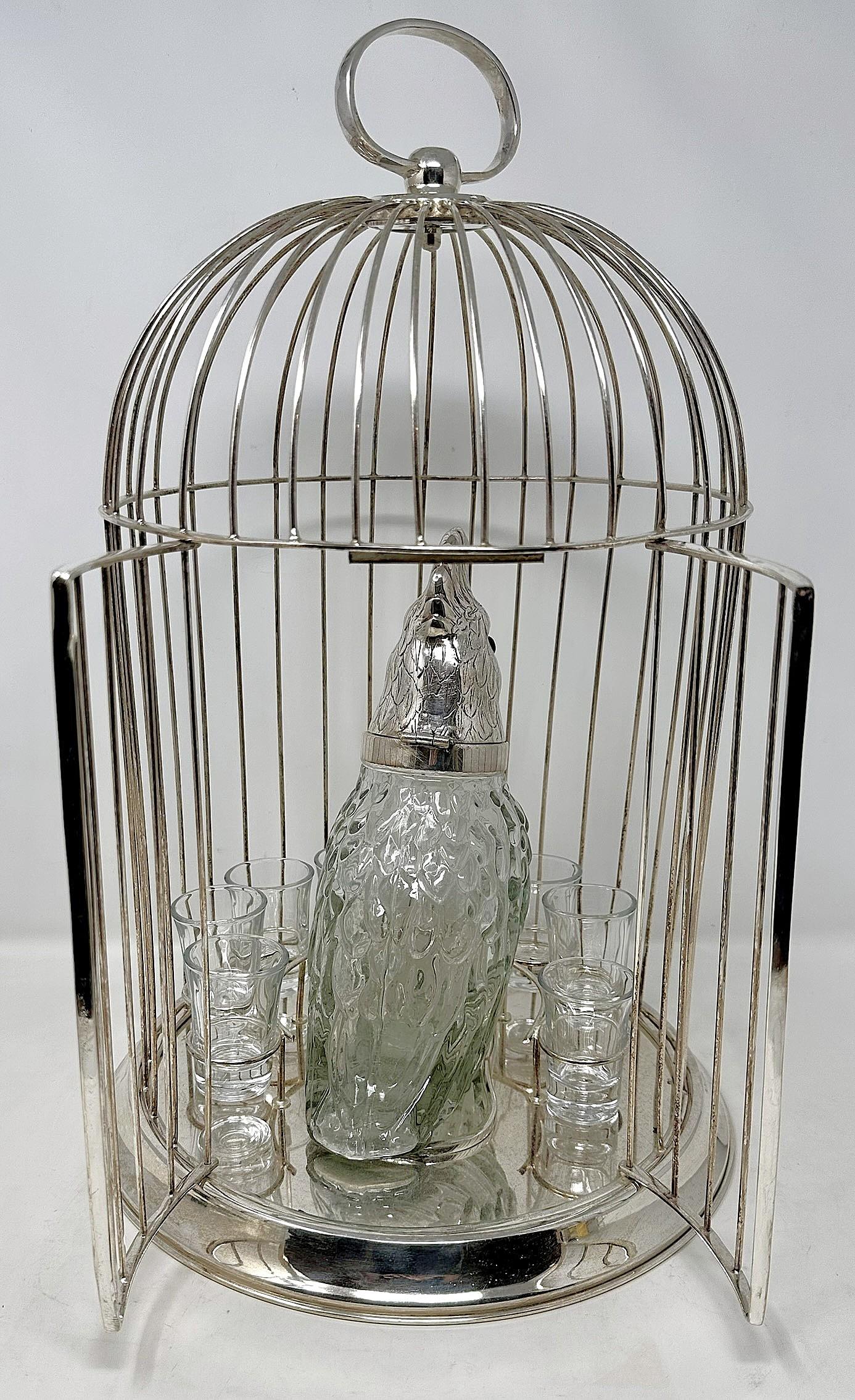 Estate Silber-Platte Figural Vogel Dekanter in Käfig mit Gläsern Circa 1930-1940's im Zustand „Gut“ im Angebot in New Orleans, LA